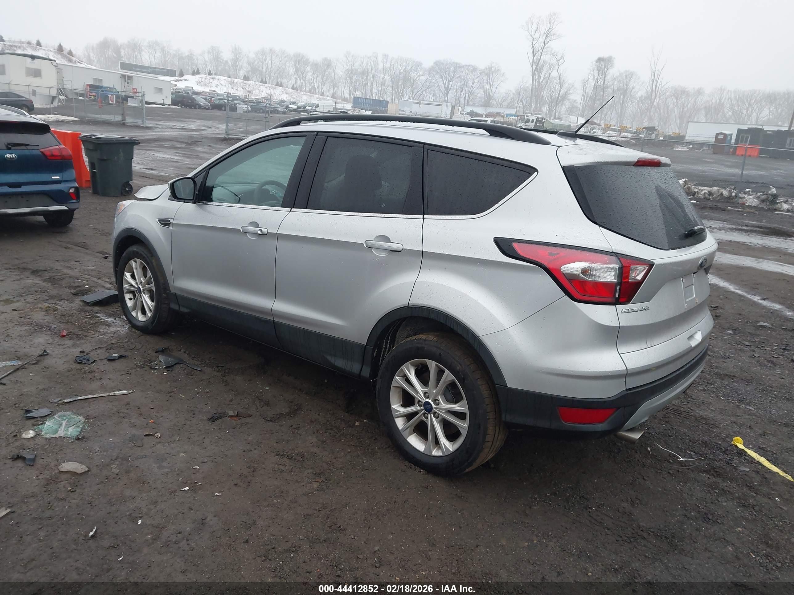 FORD ESCAPE image 3