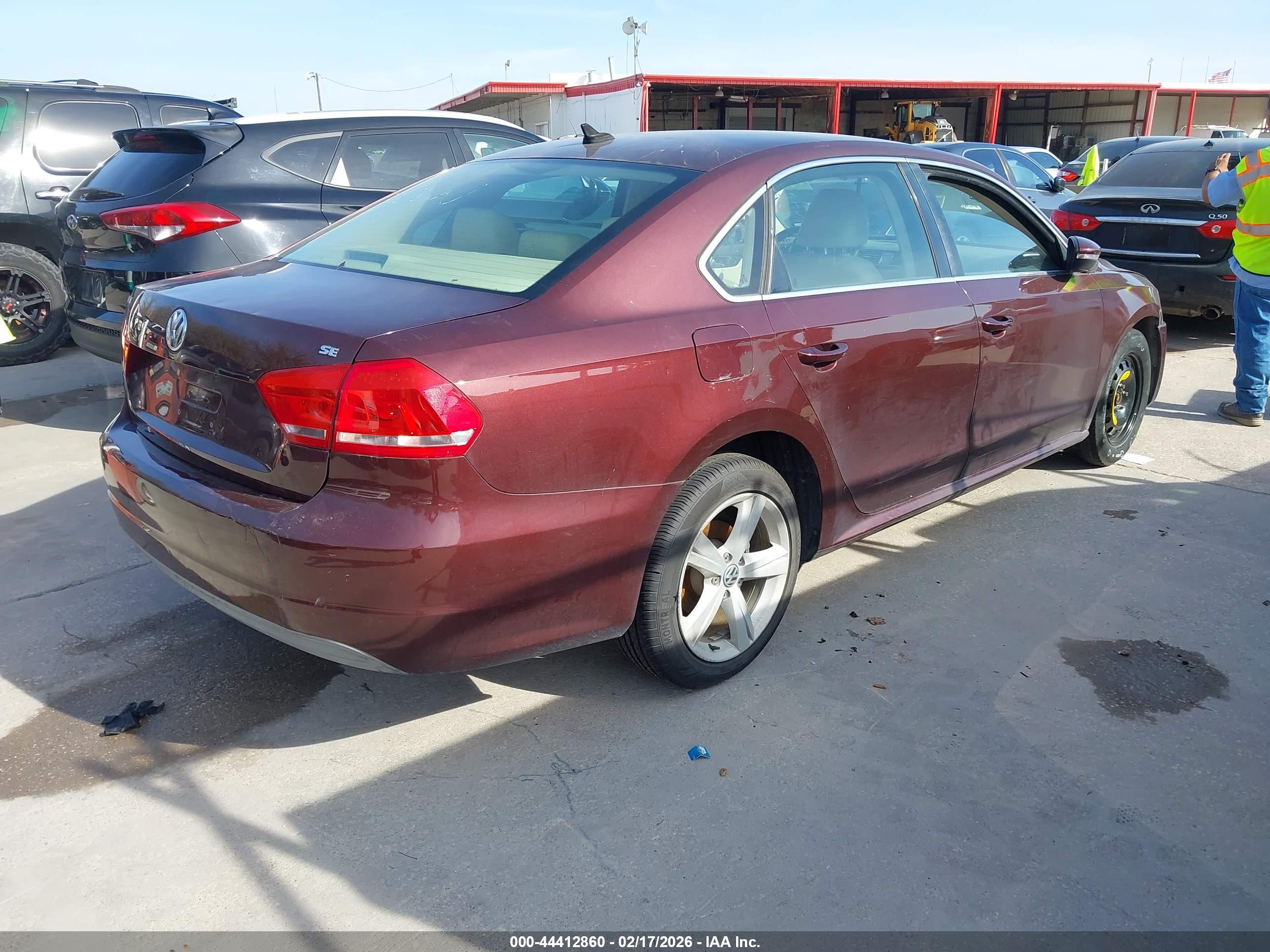 VOLKSWAGEN PASSAT image 4
