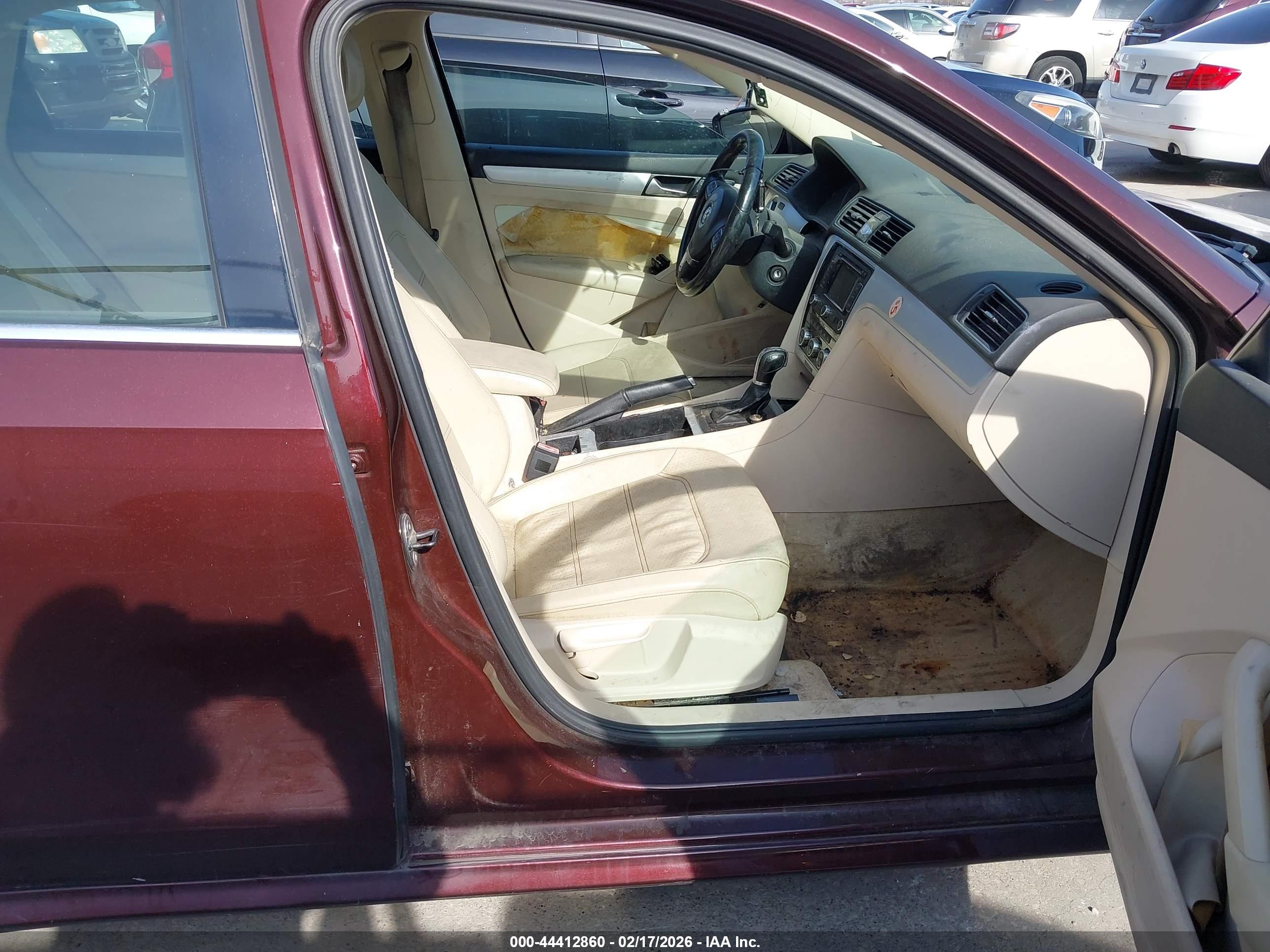 VOLKSWAGEN PASSAT image 5