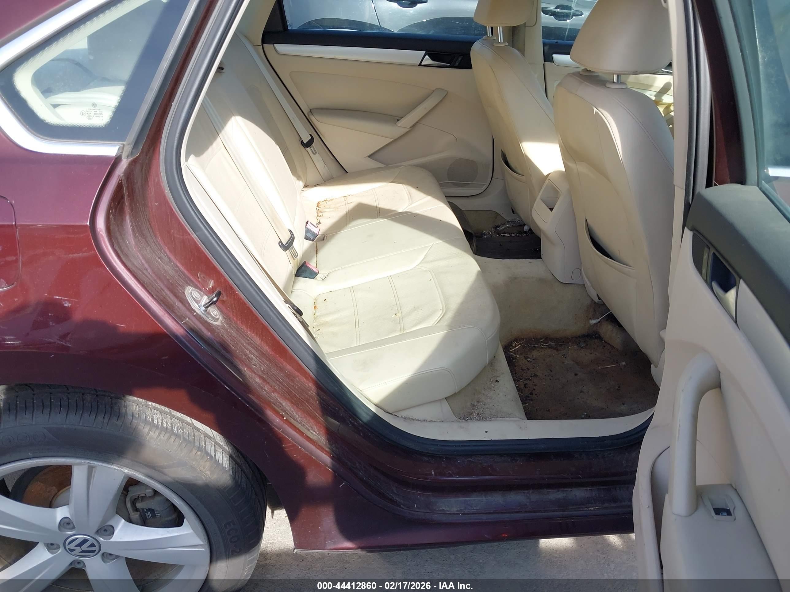 VOLKSWAGEN PASSAT image 8