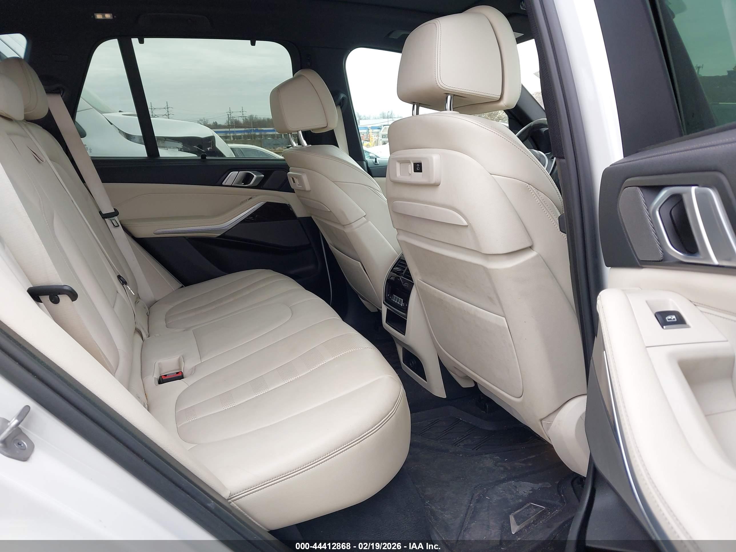 BMW X5 image 8