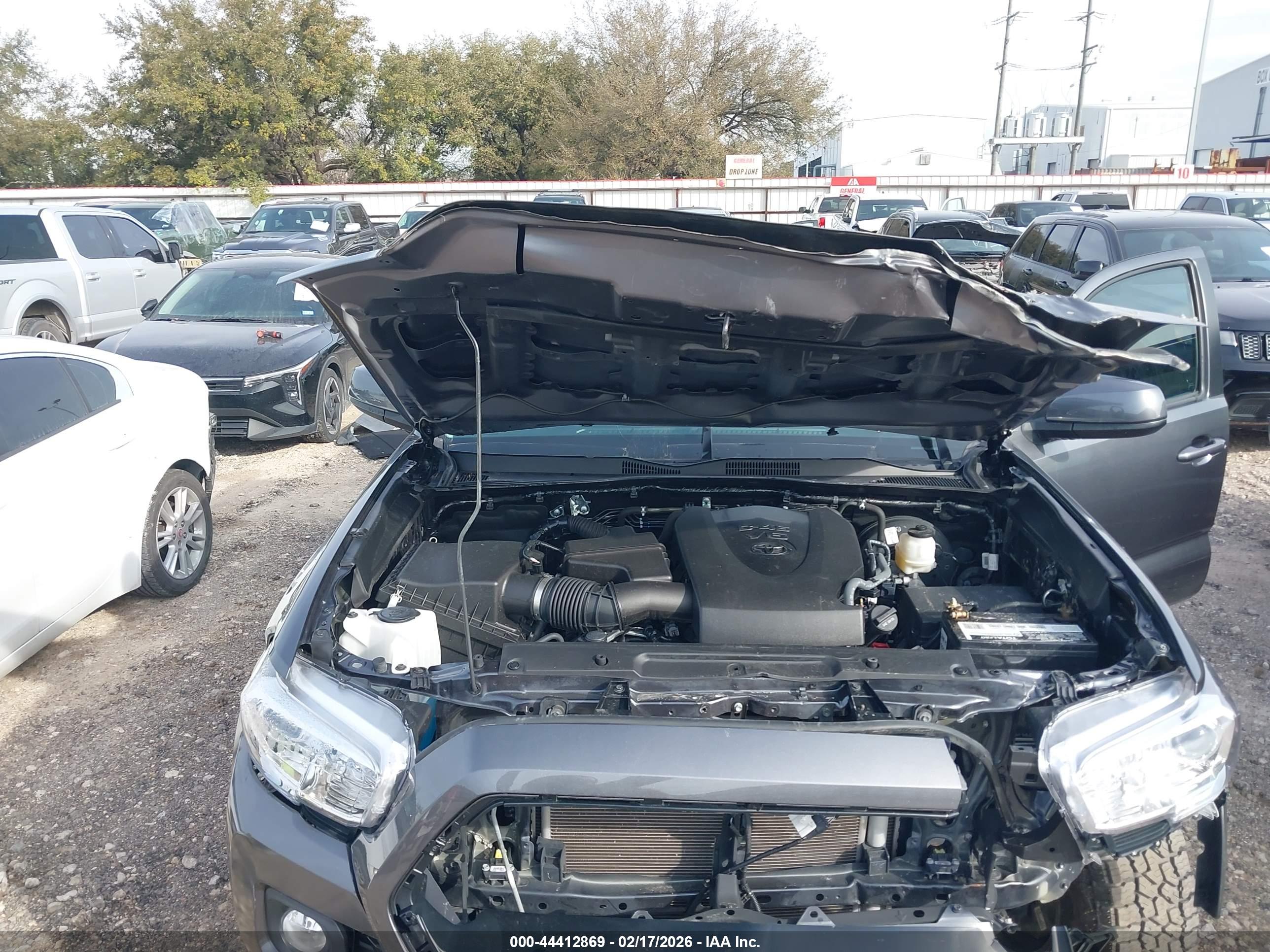 TOYOTA TACOMA image 10