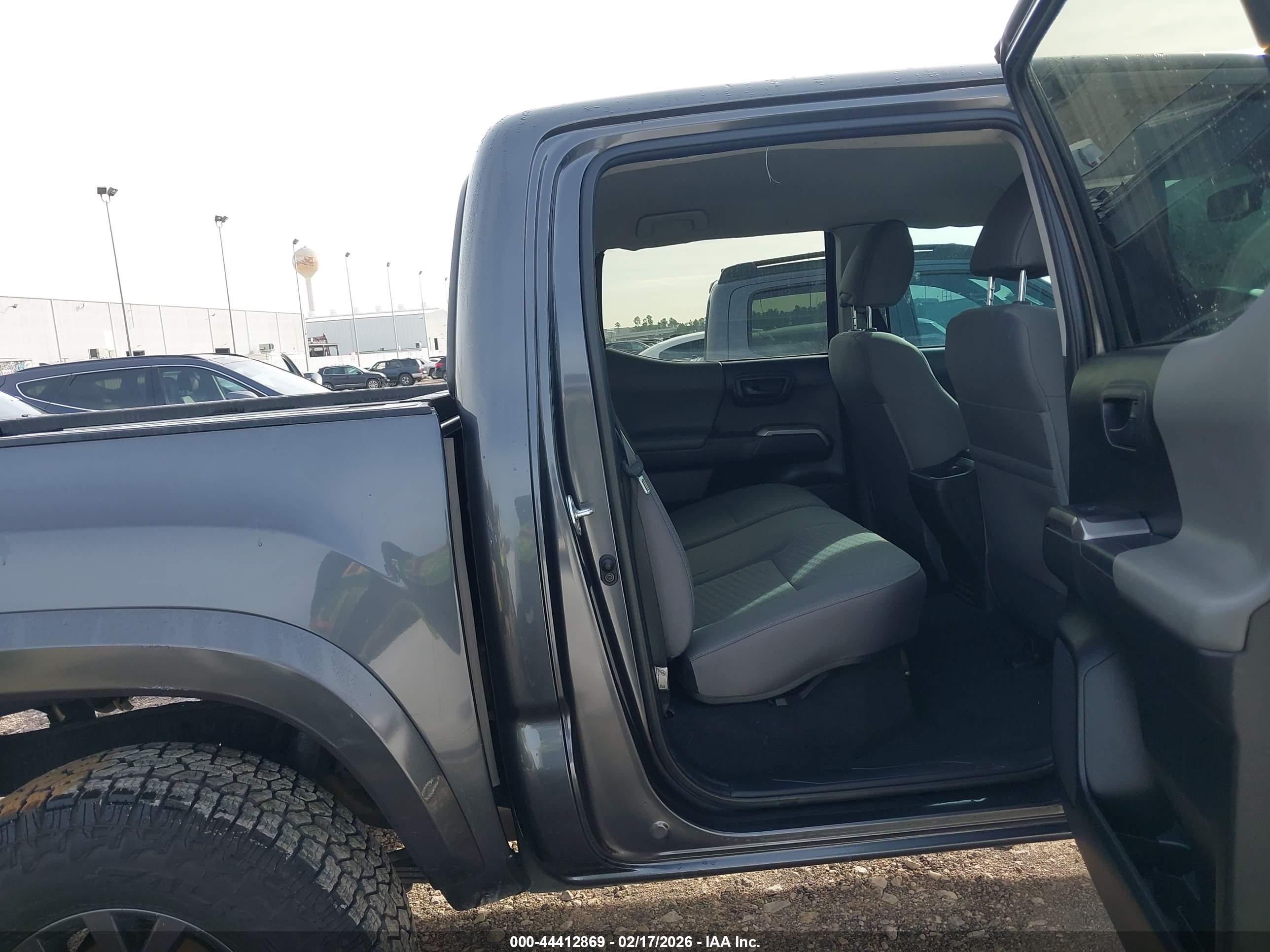 TOYOTA TACOMA image 8