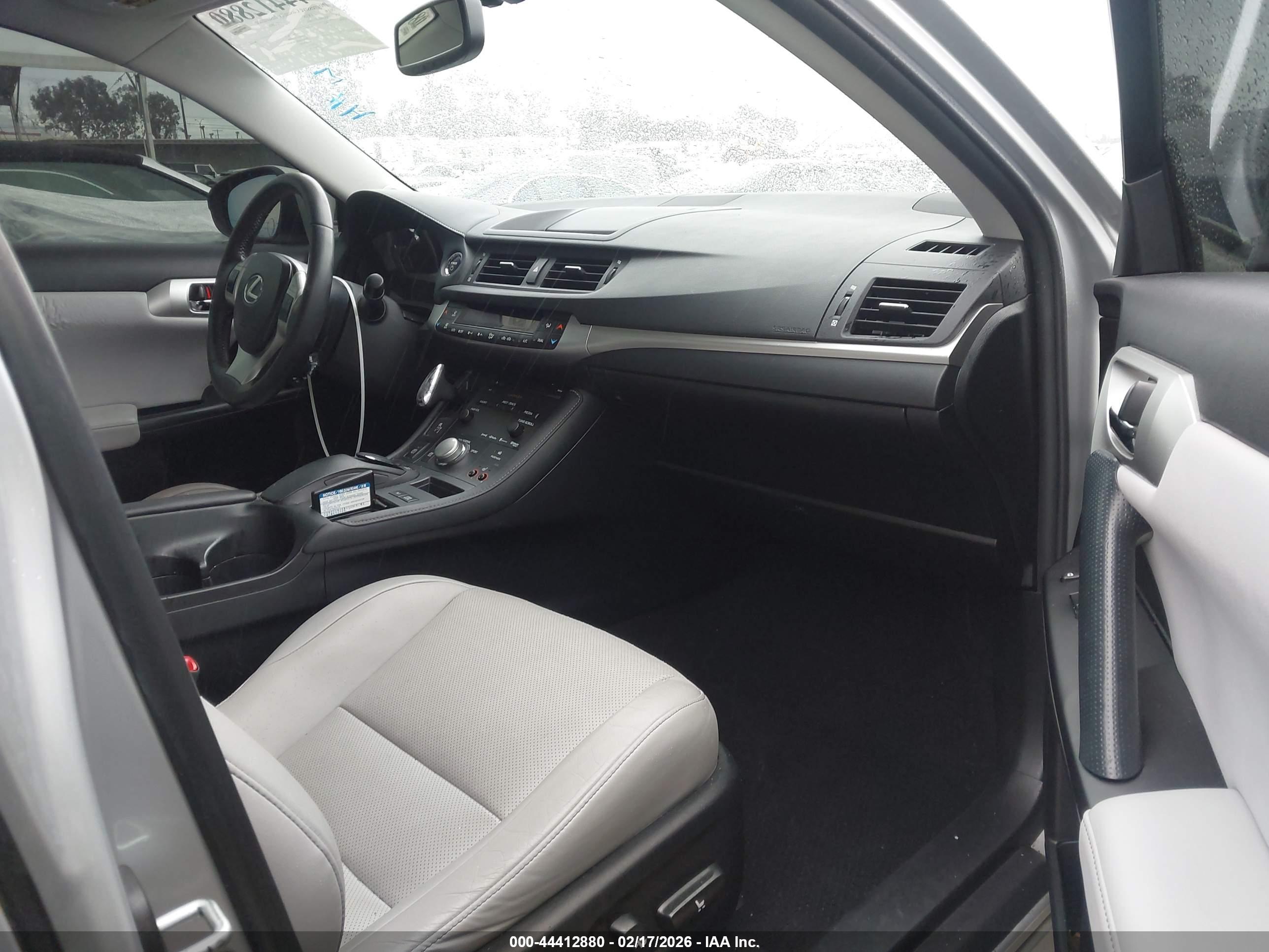 LEXUS CT image 5
