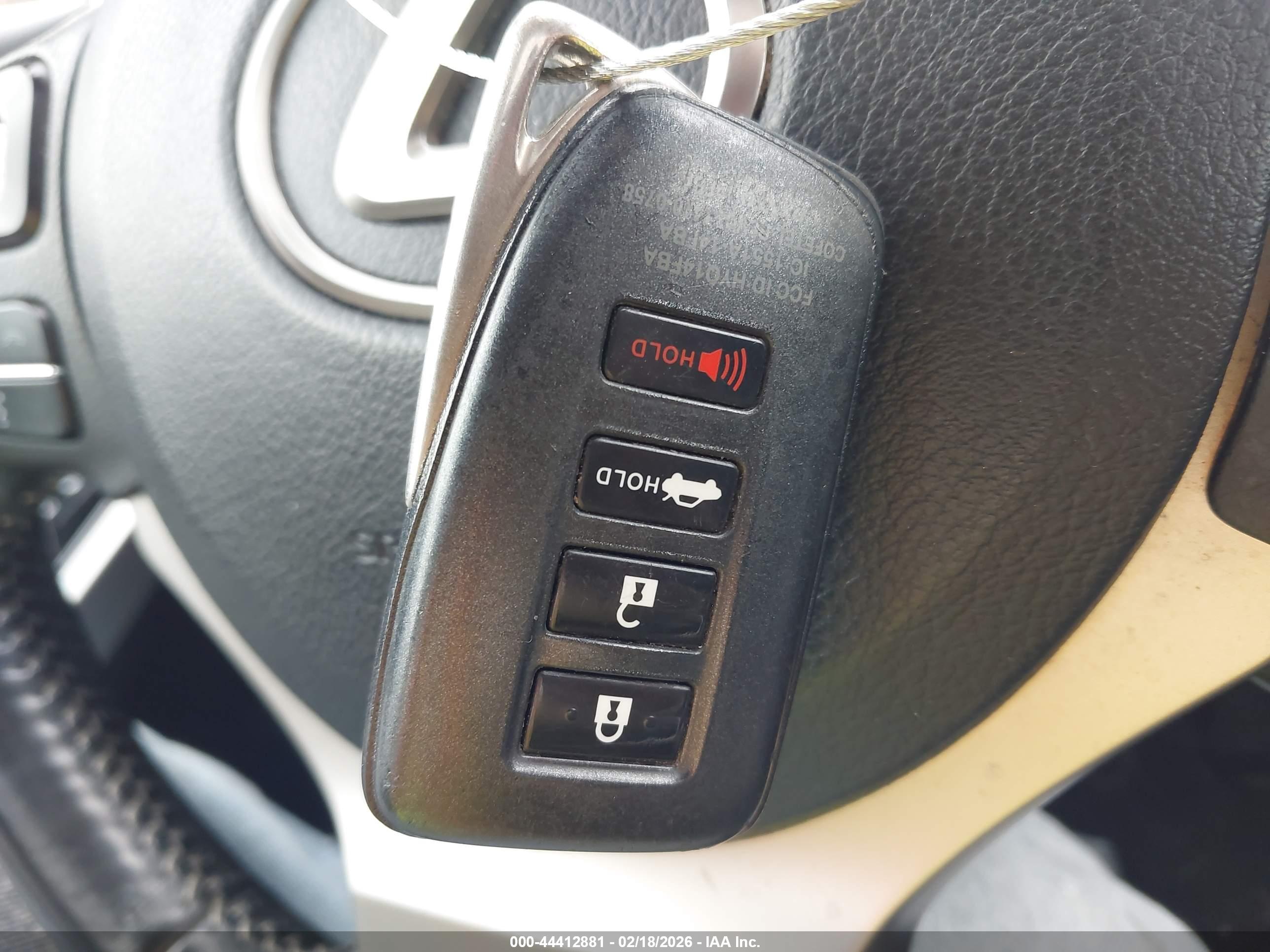 LEXUS IS image 11