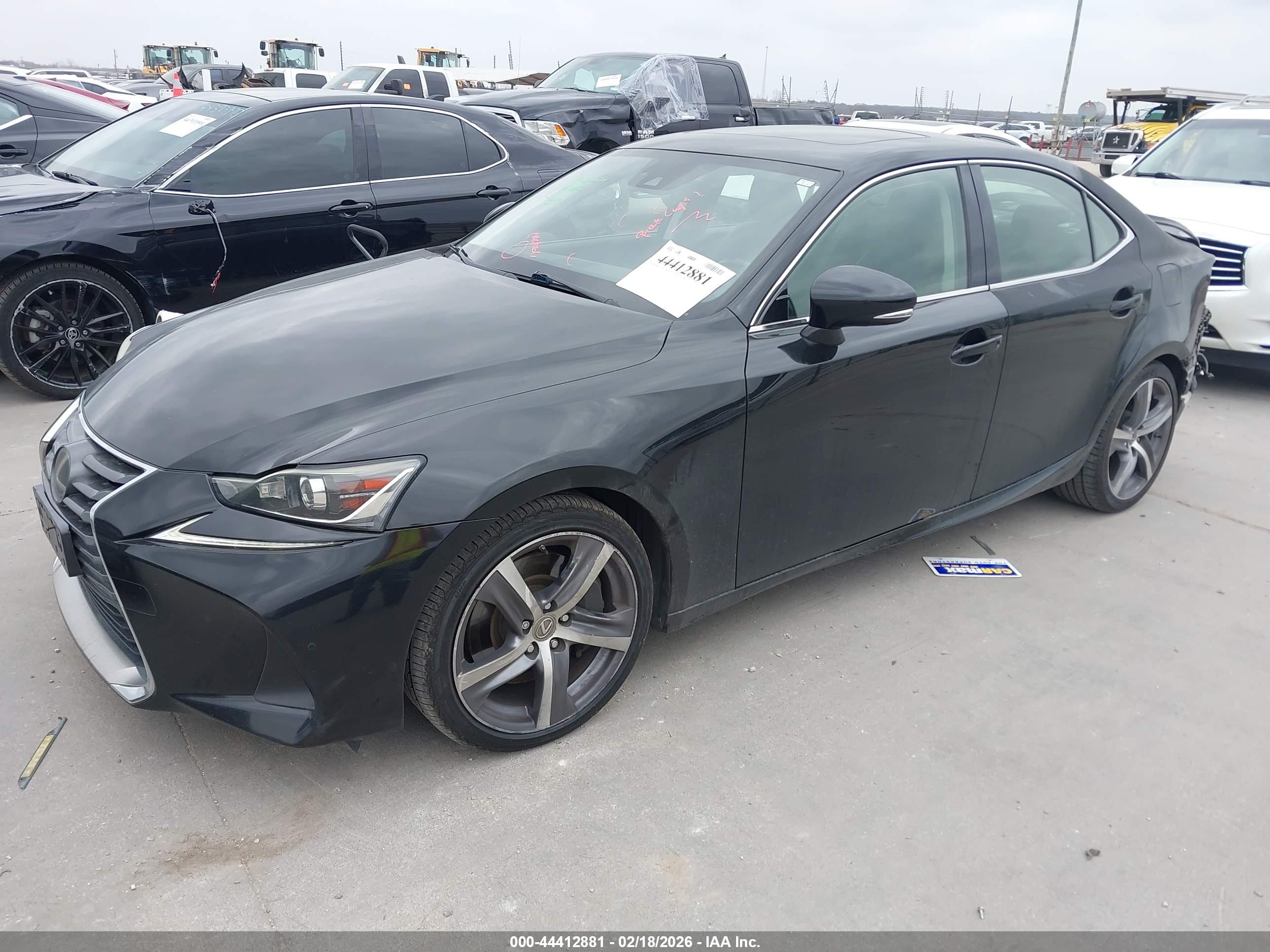 LEXUS IS image 2