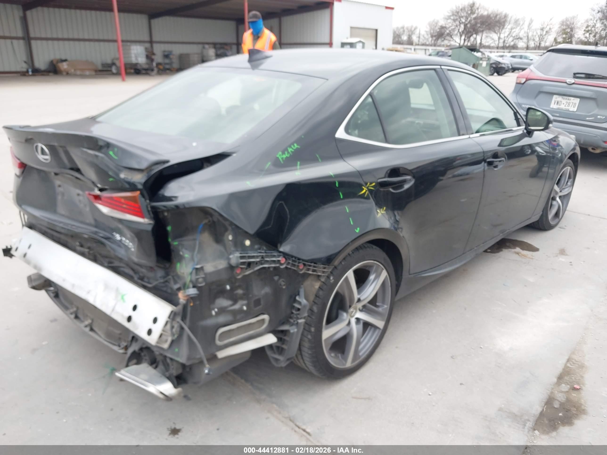 LEXUS IS image 4