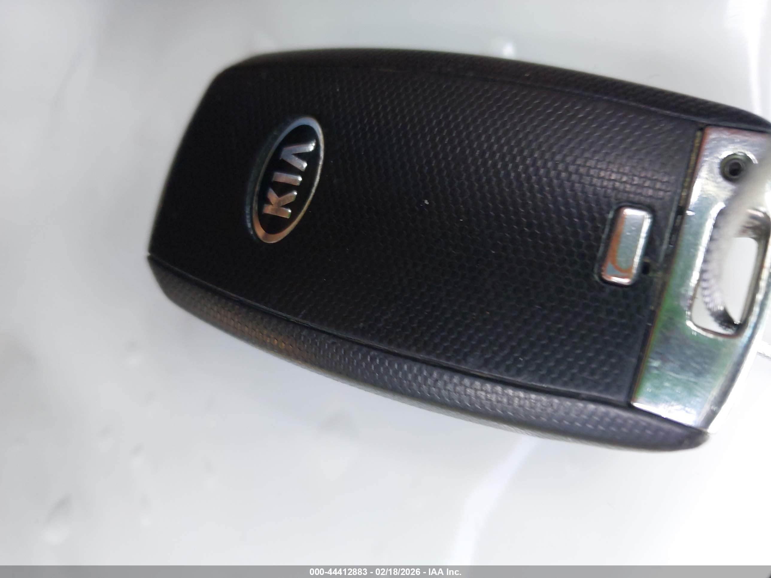 KIA SEDONA image 11