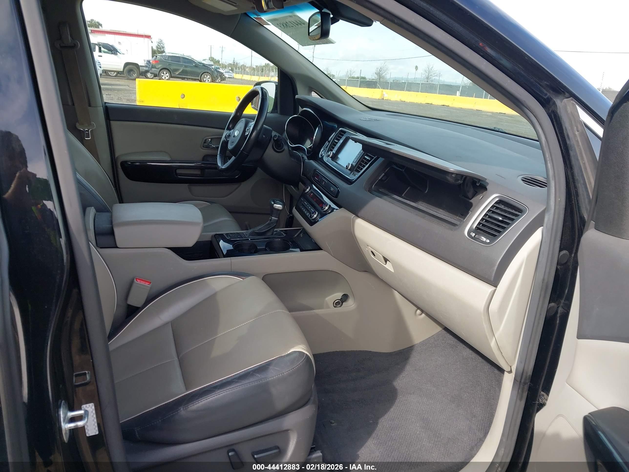 KIA SEDONA image 5