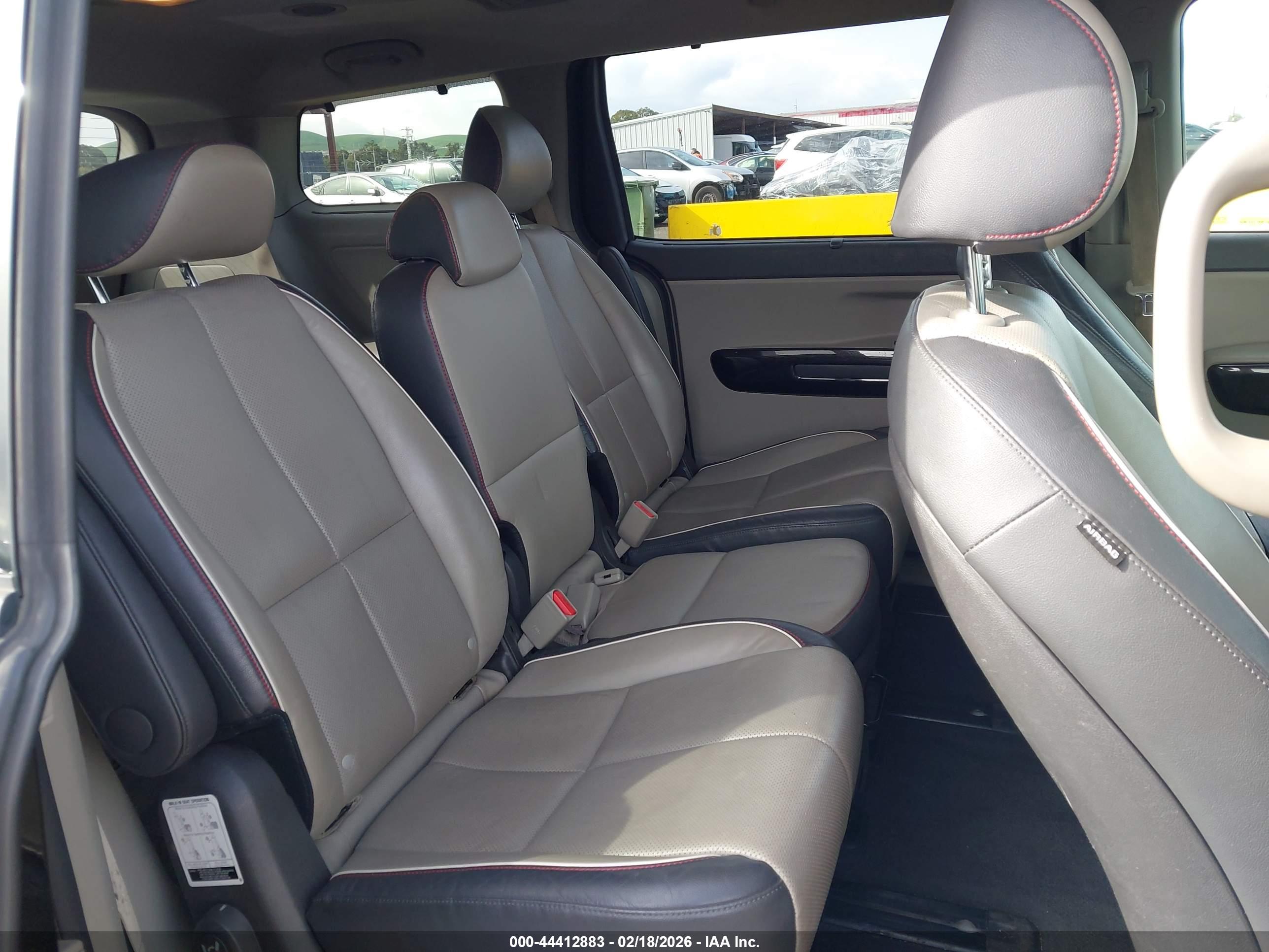 KIA SEDONA image 8
