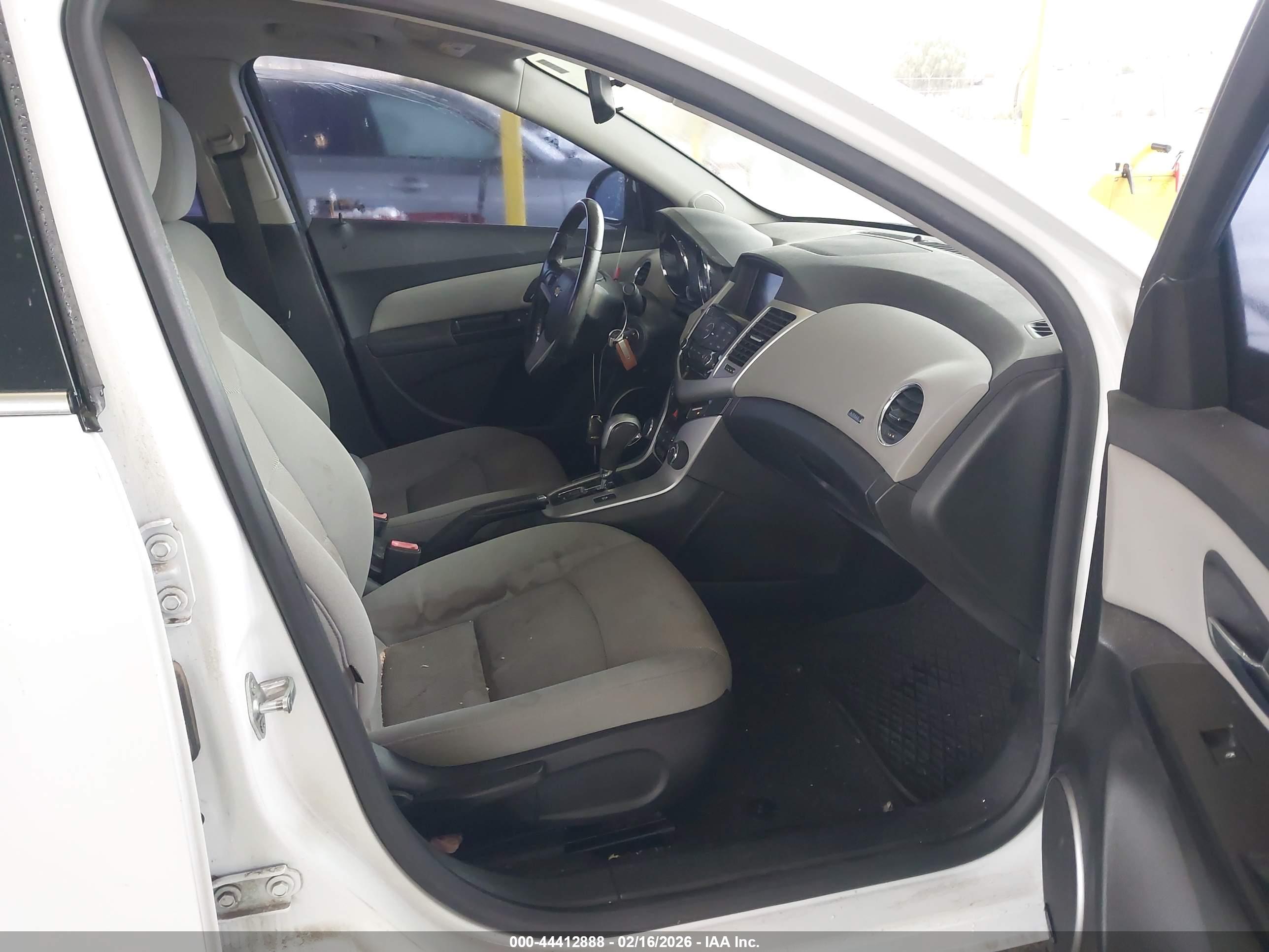 CHEVROLET CRUZE image 5