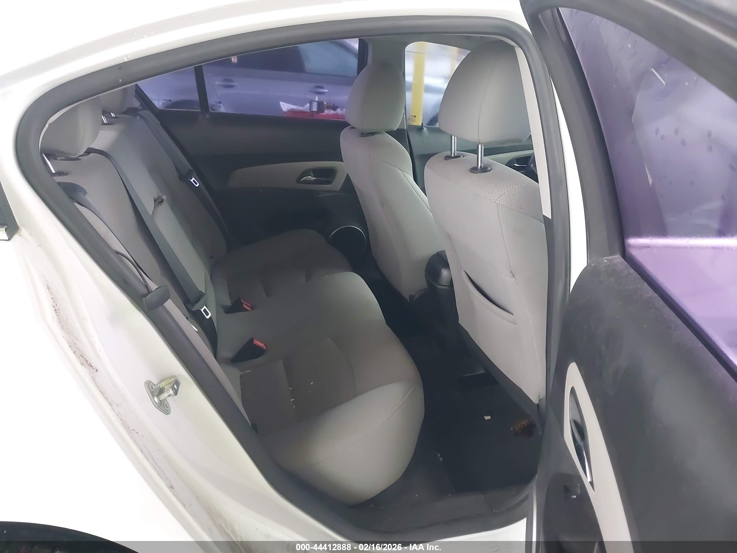 CHEVROLET CRUZE image 8