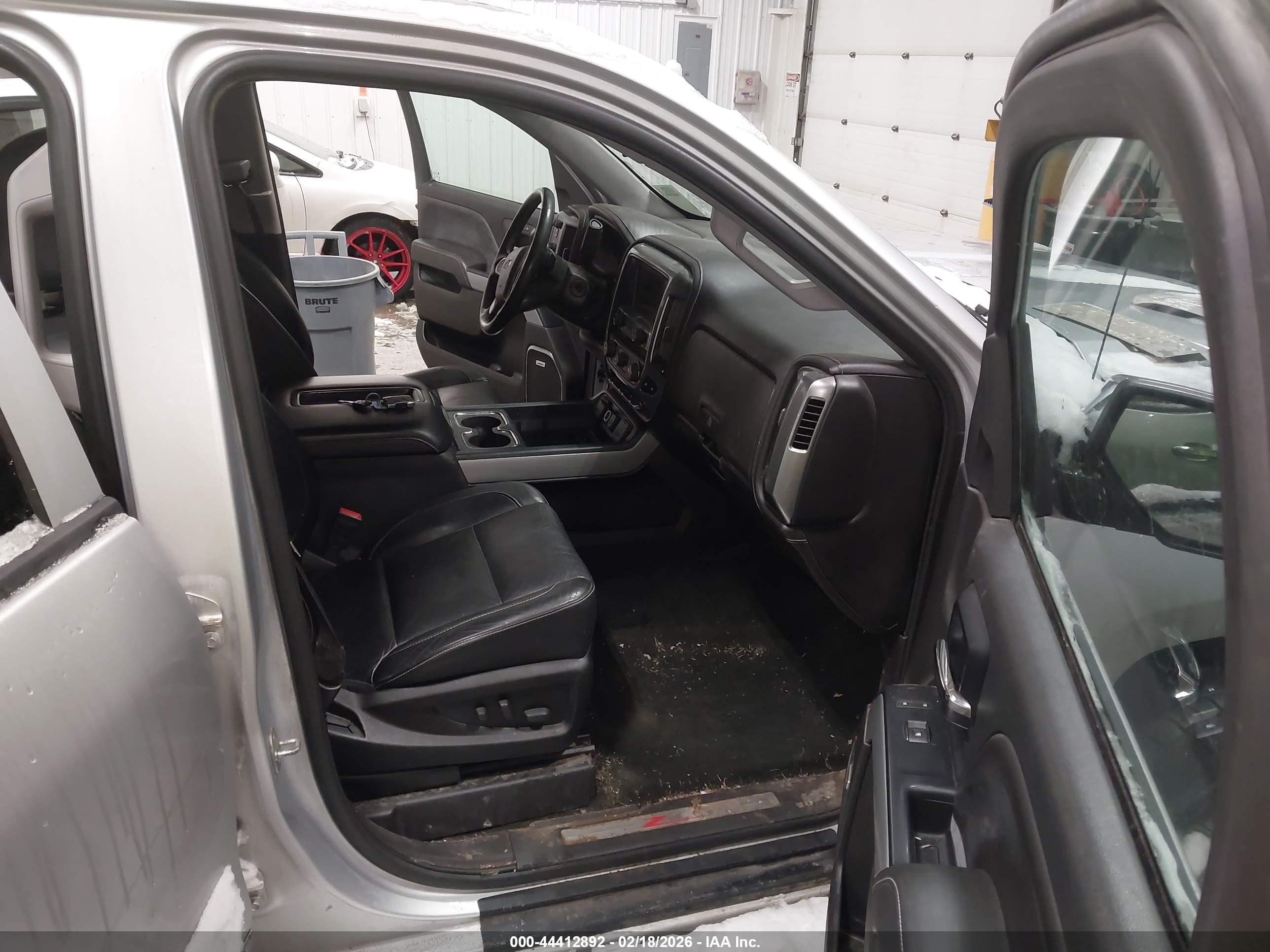 CHEVROLET SILVERADO image 5