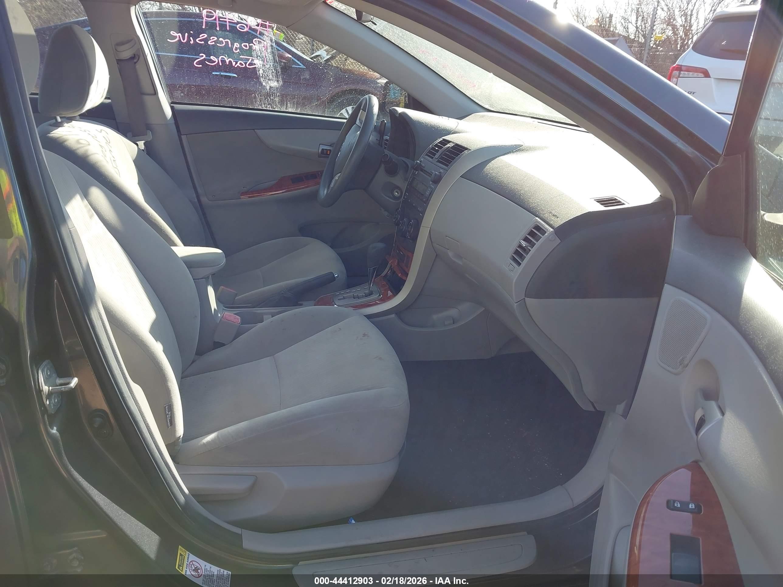 TOYOTA COROLLA image 5