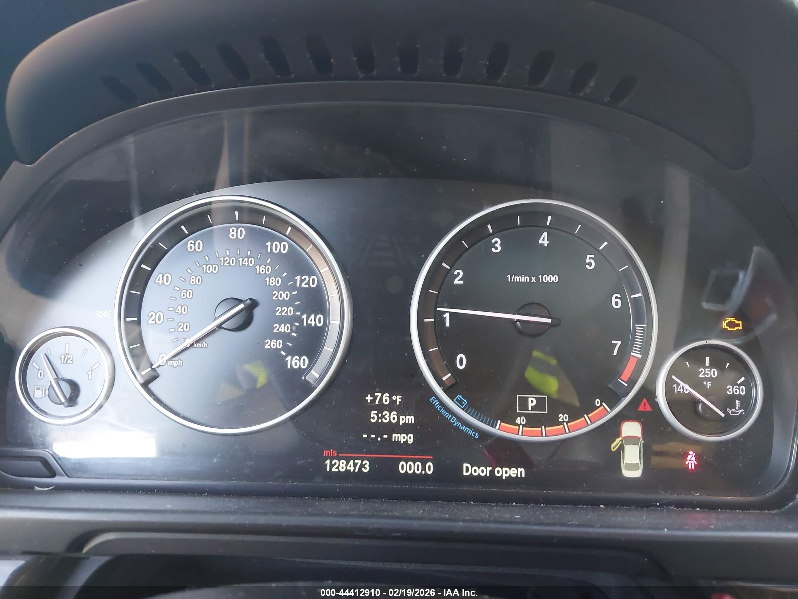 BMW 528I image 7