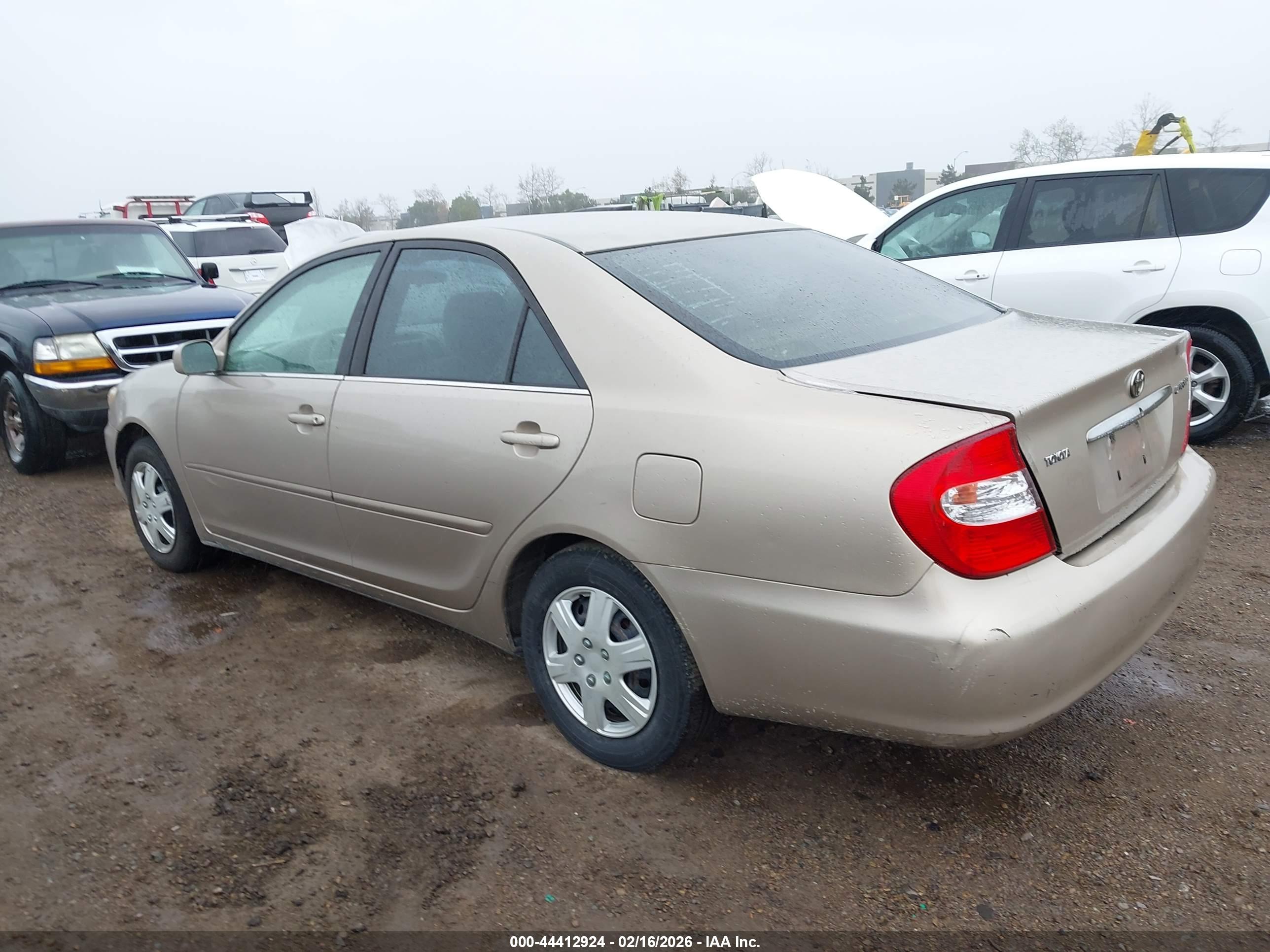 TOYOTA CAMRY image 3