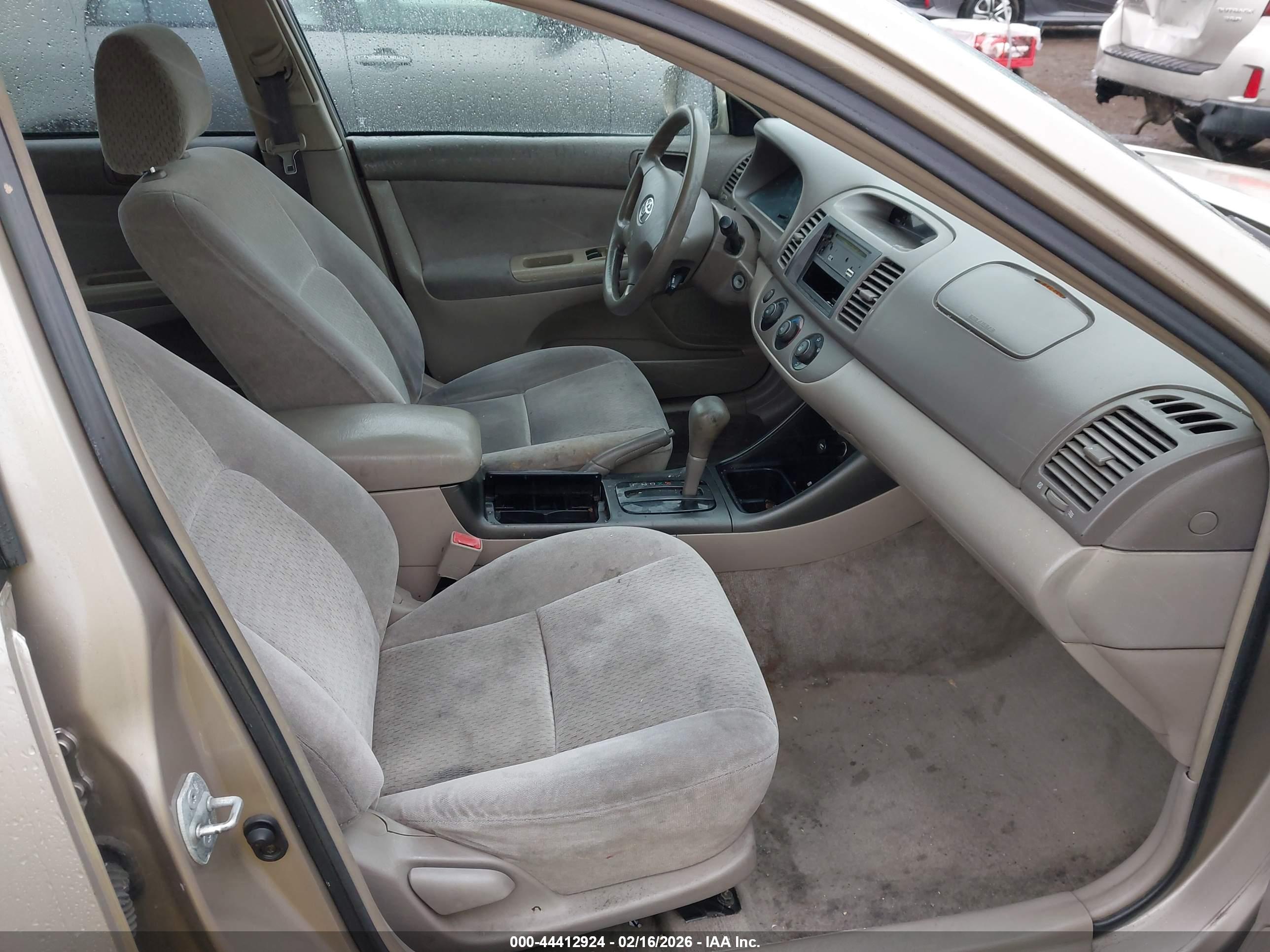 TOYOTA CAMRY image 5