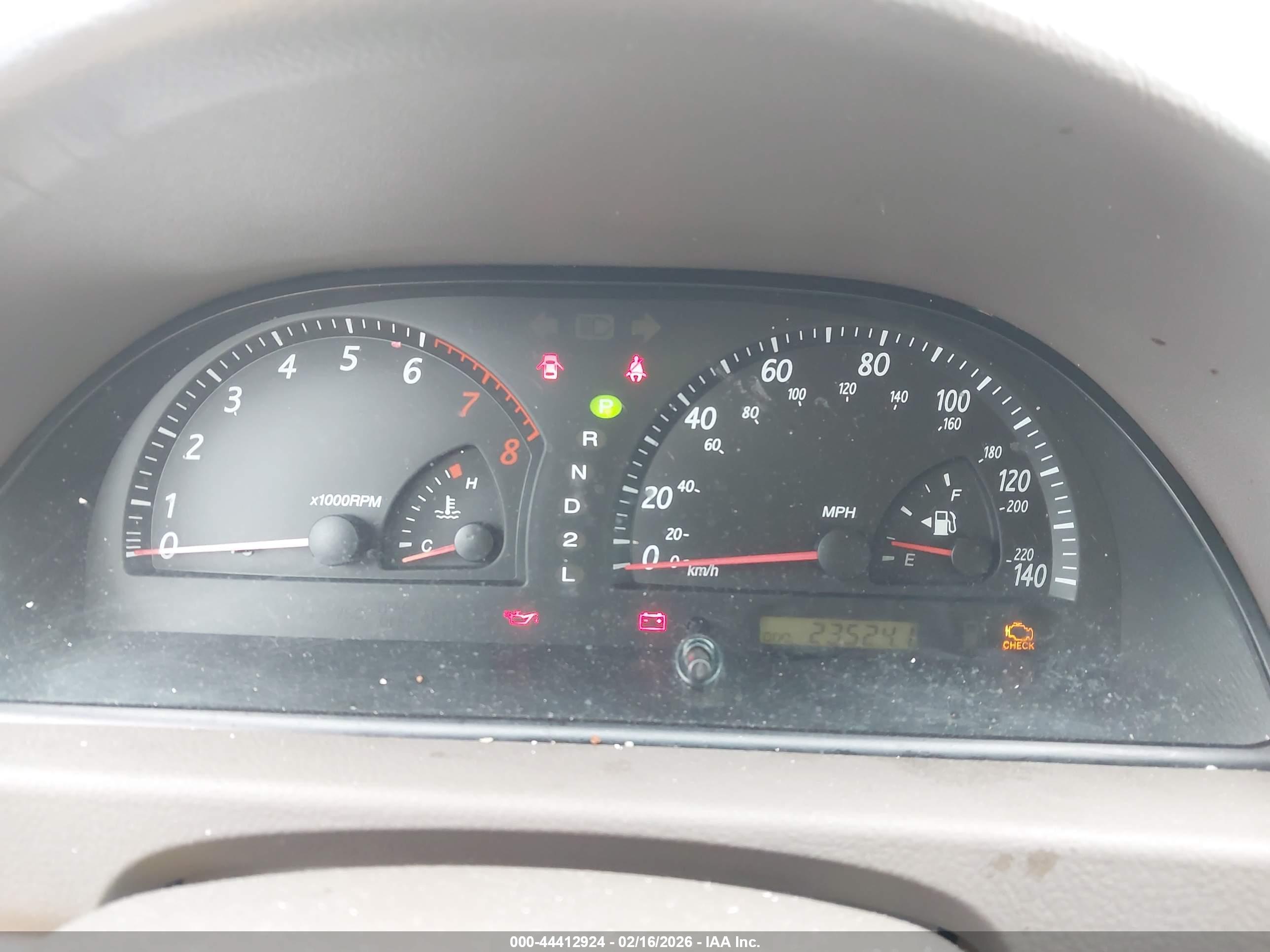 TOYOTA CAMRY image 7