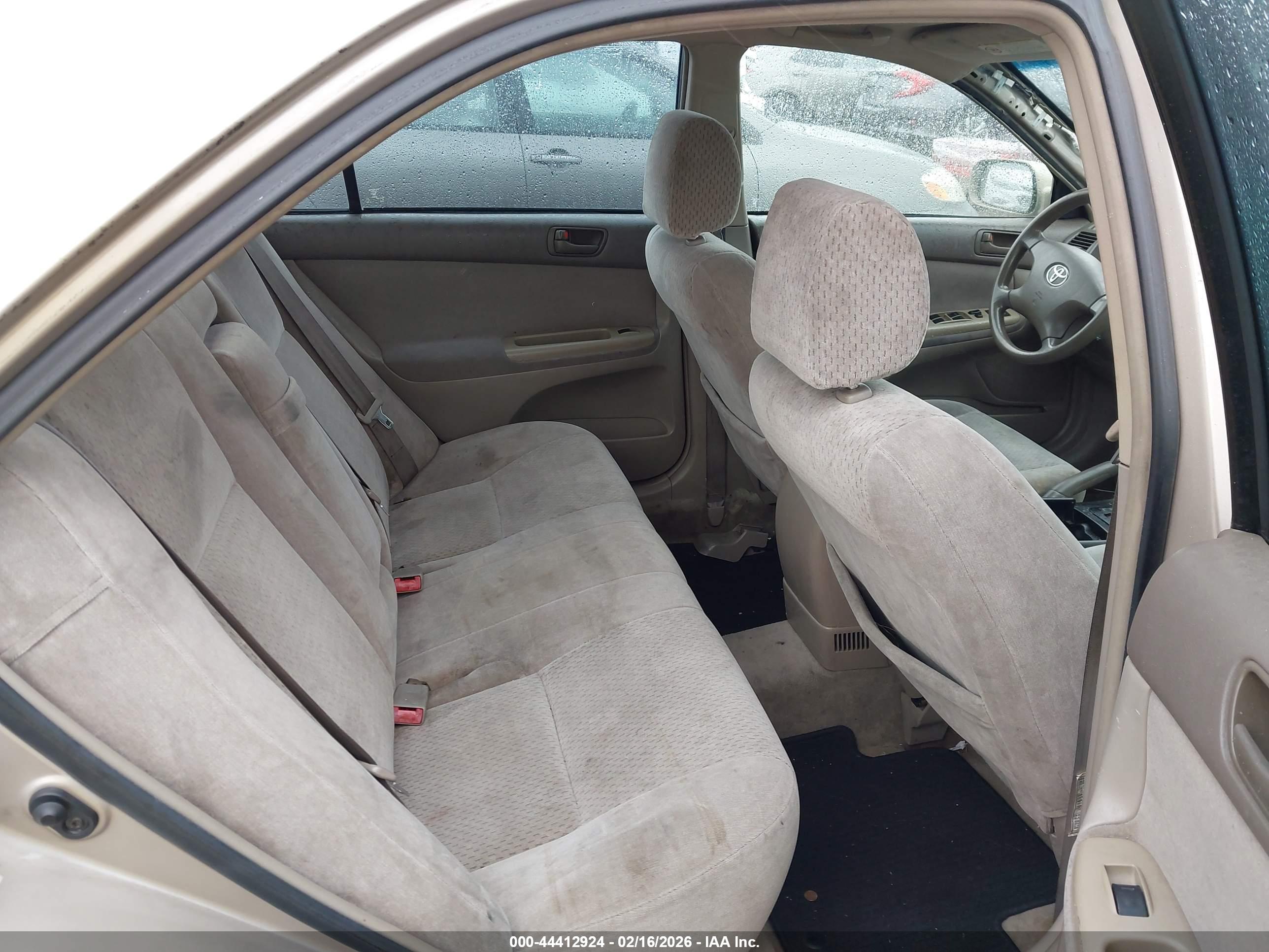 TOYOTA CAMRY image 8