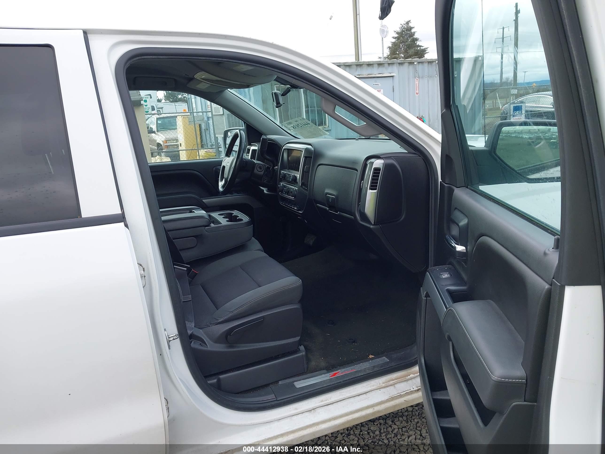 CHEVROLET SILVERADO image 5