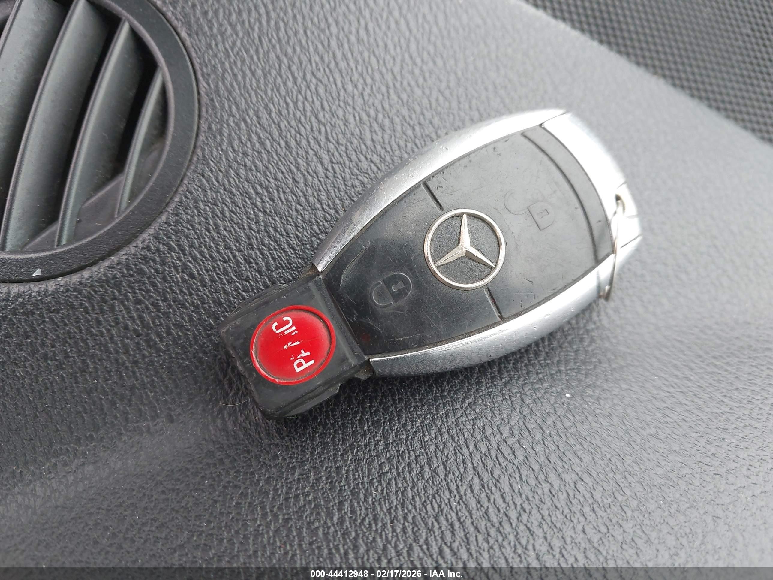MERCEDES-BENZ GLK image 11