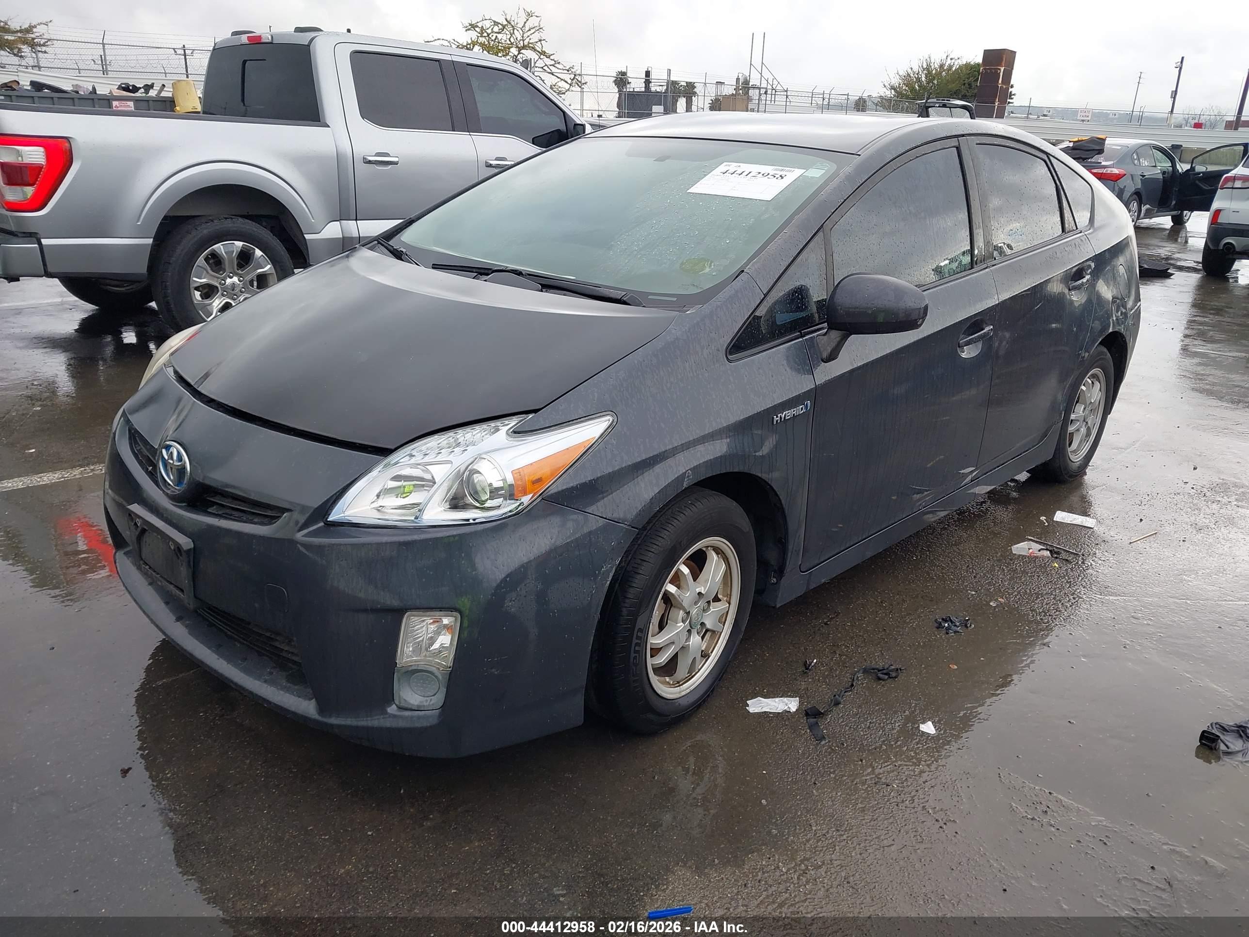TOYOTA PRIUS image 2