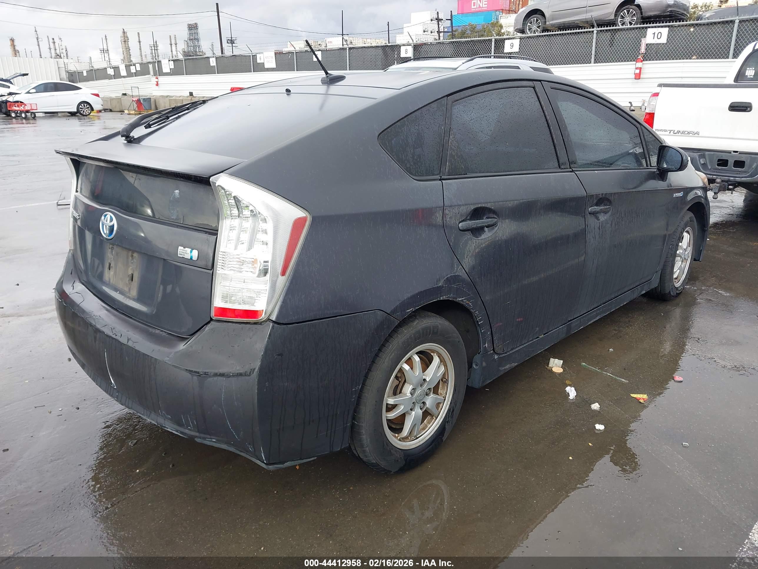 TOYOTA PRIUS image 4
