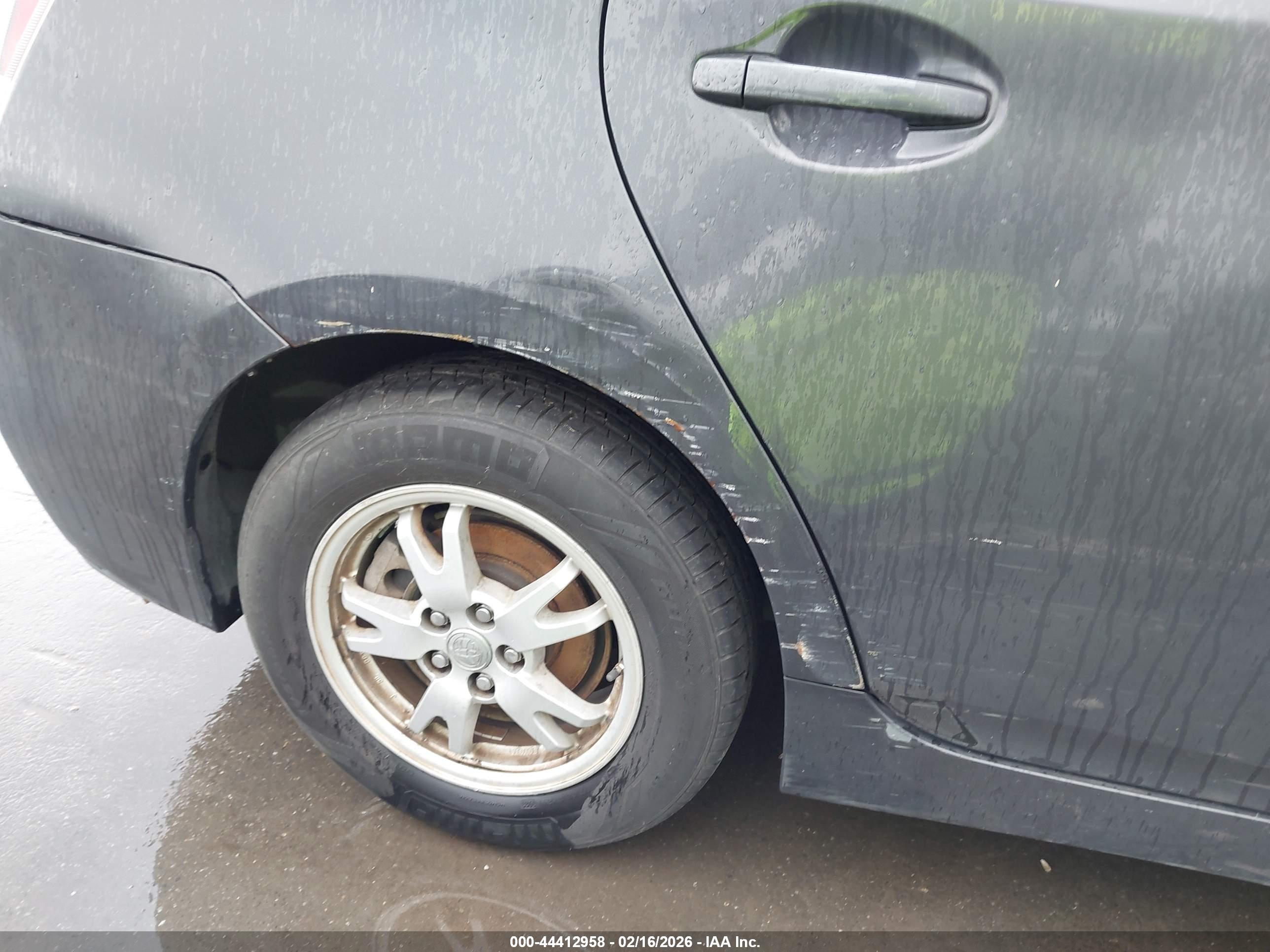 TOYOTA PRIUS image 6