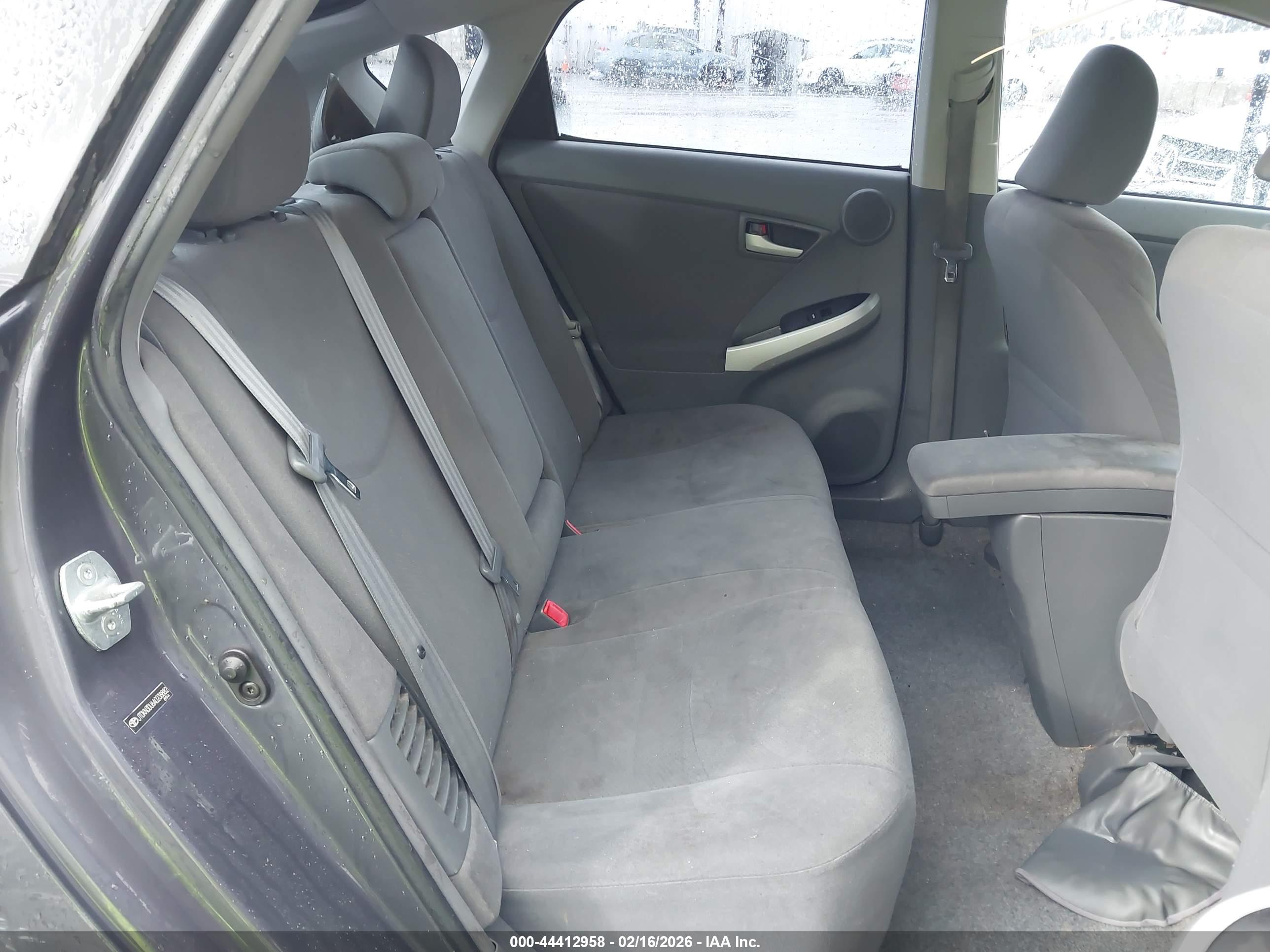 TOYOTA PRIUS image 8