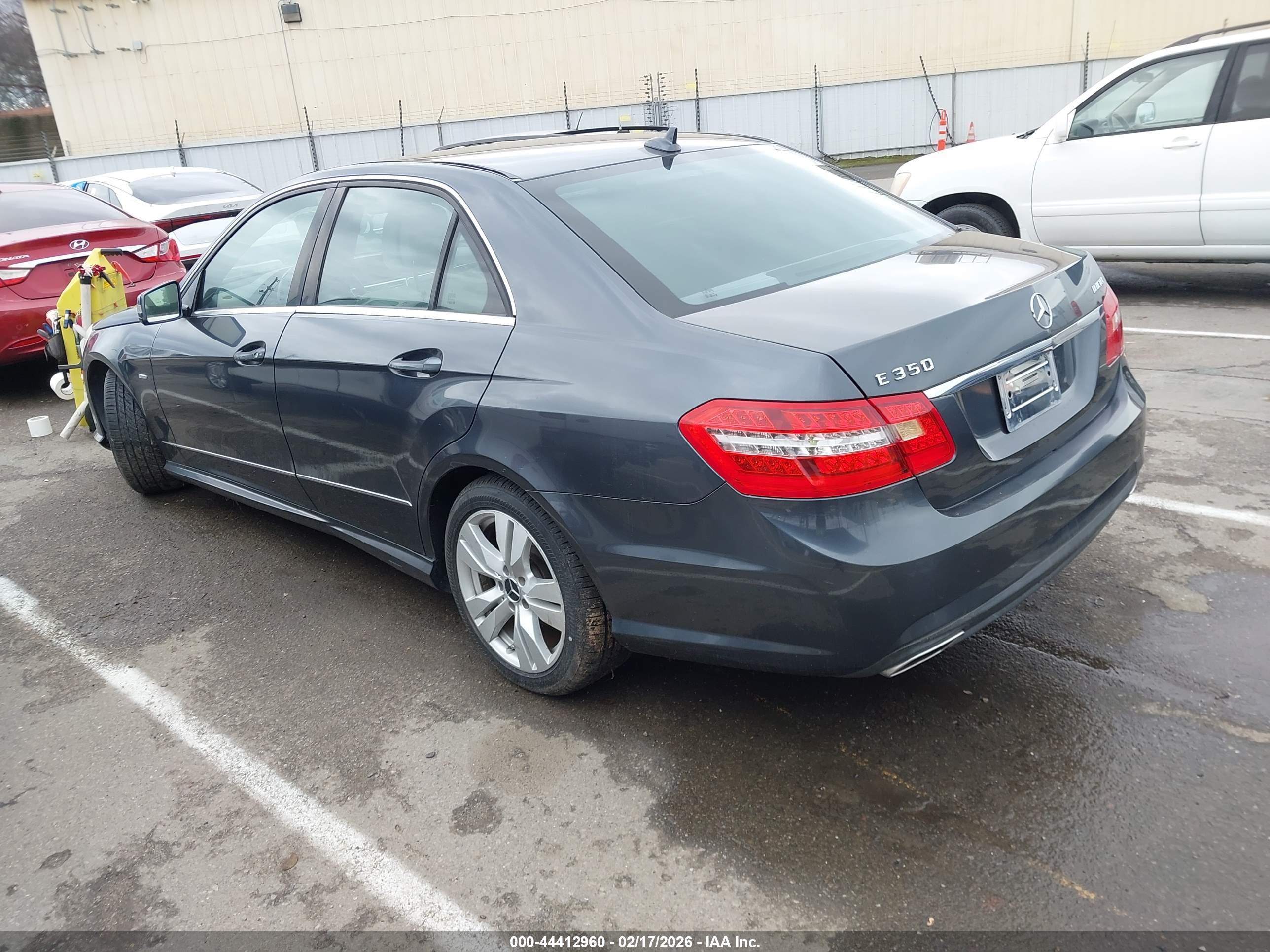 MERCEDES-BENZ E image 3