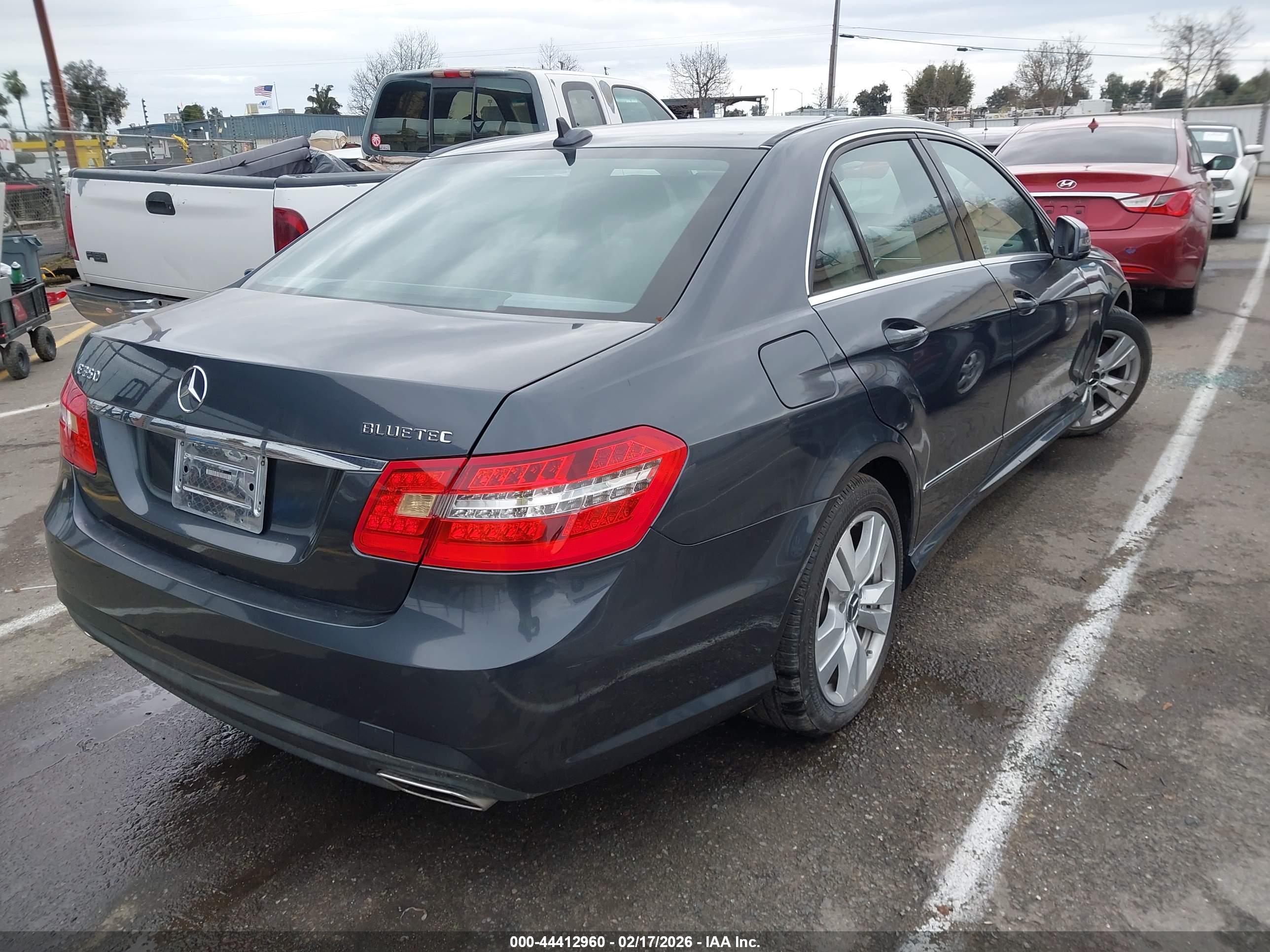 MERCEDES-BENZ E image 4