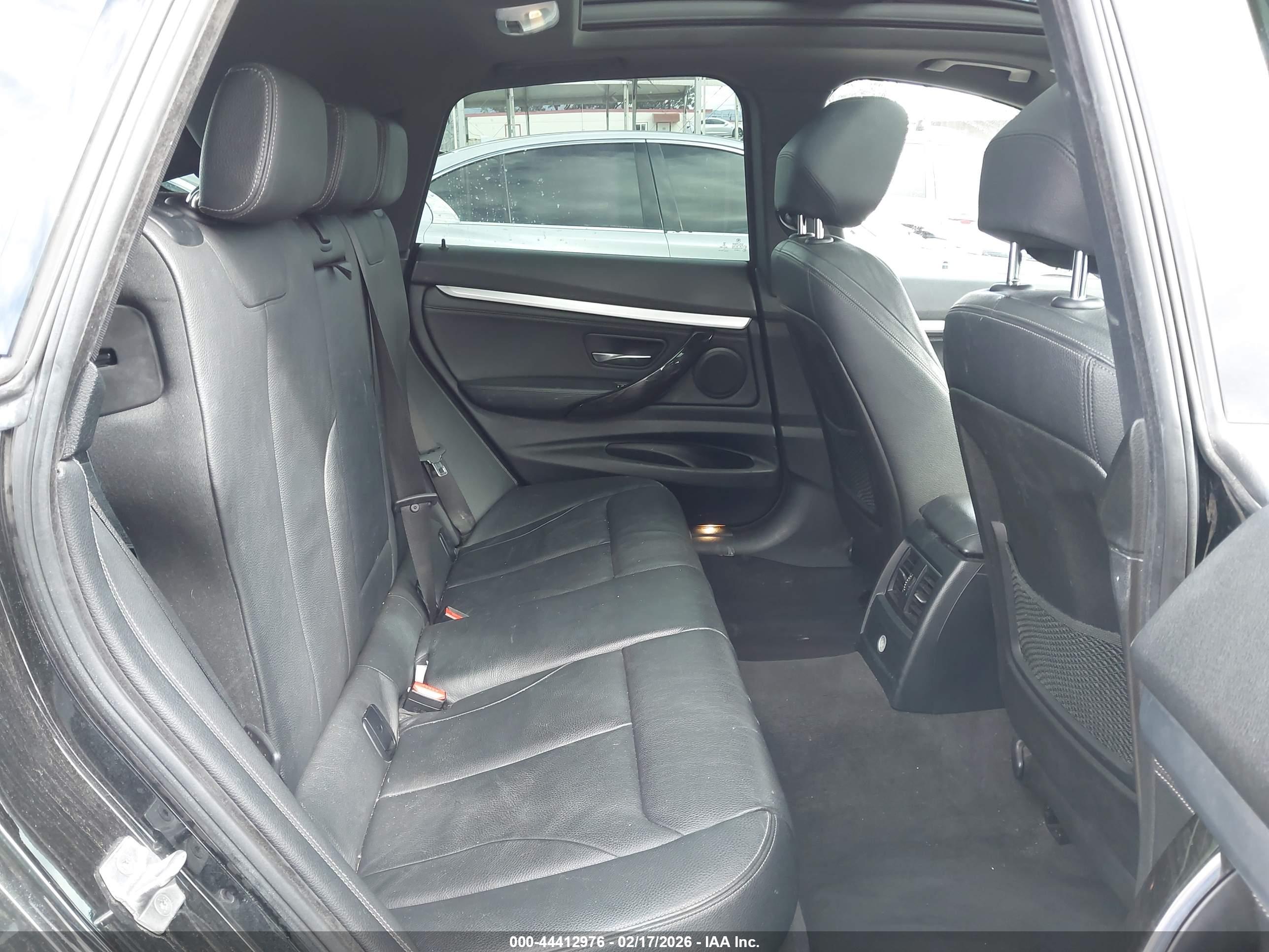 BMW 330I image 8