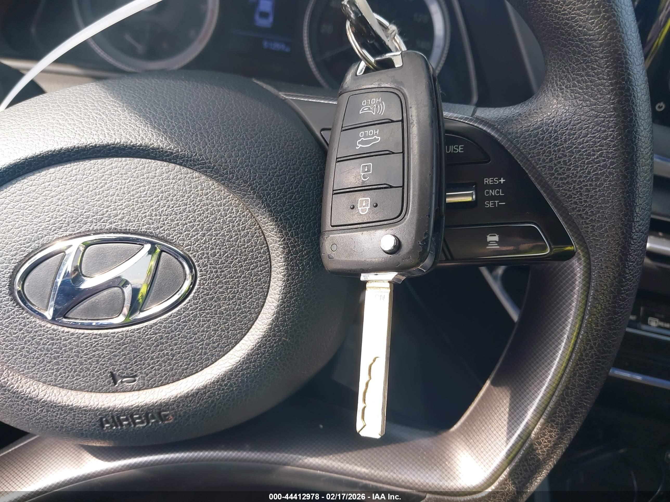 HYUNDAI SONATA image 11