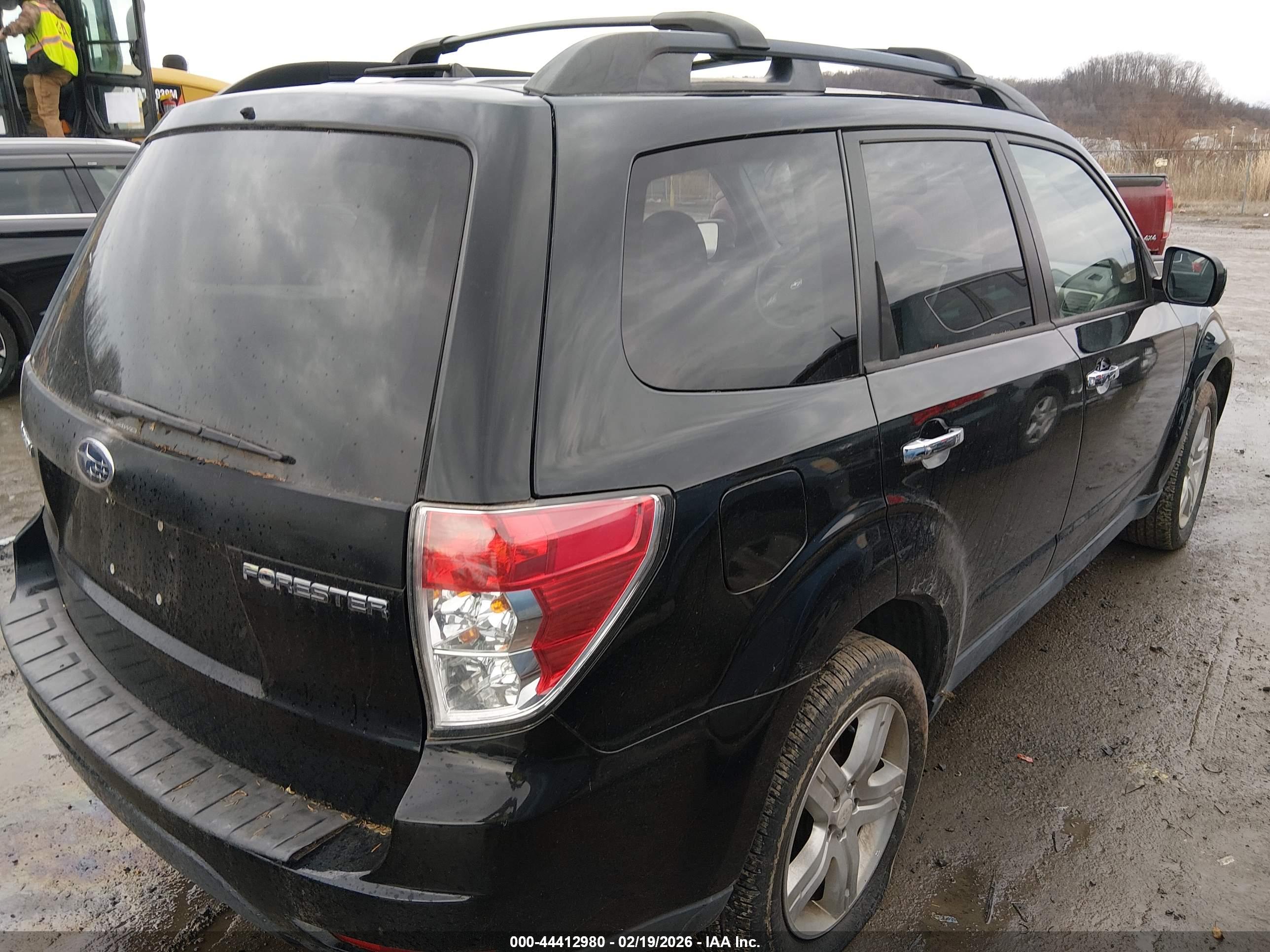 SUBARU FORESTER image 4