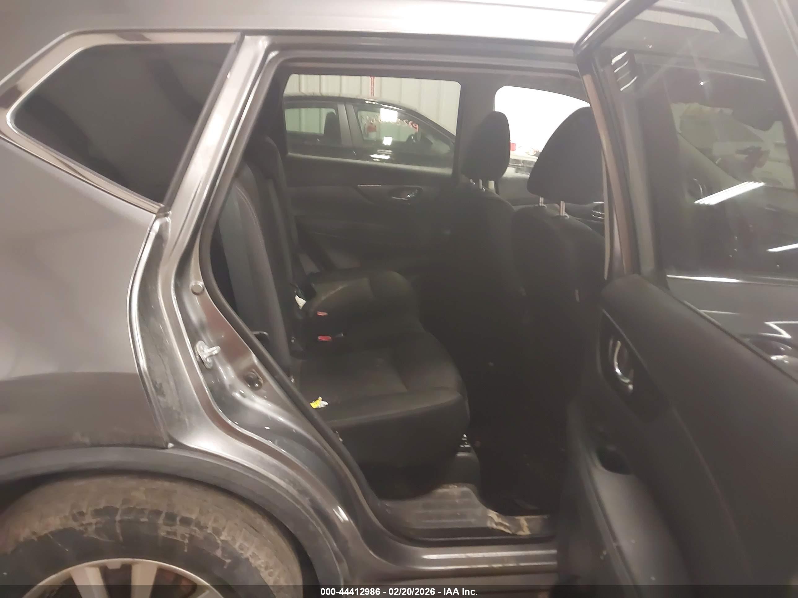 NISSAN ROGUE image 8