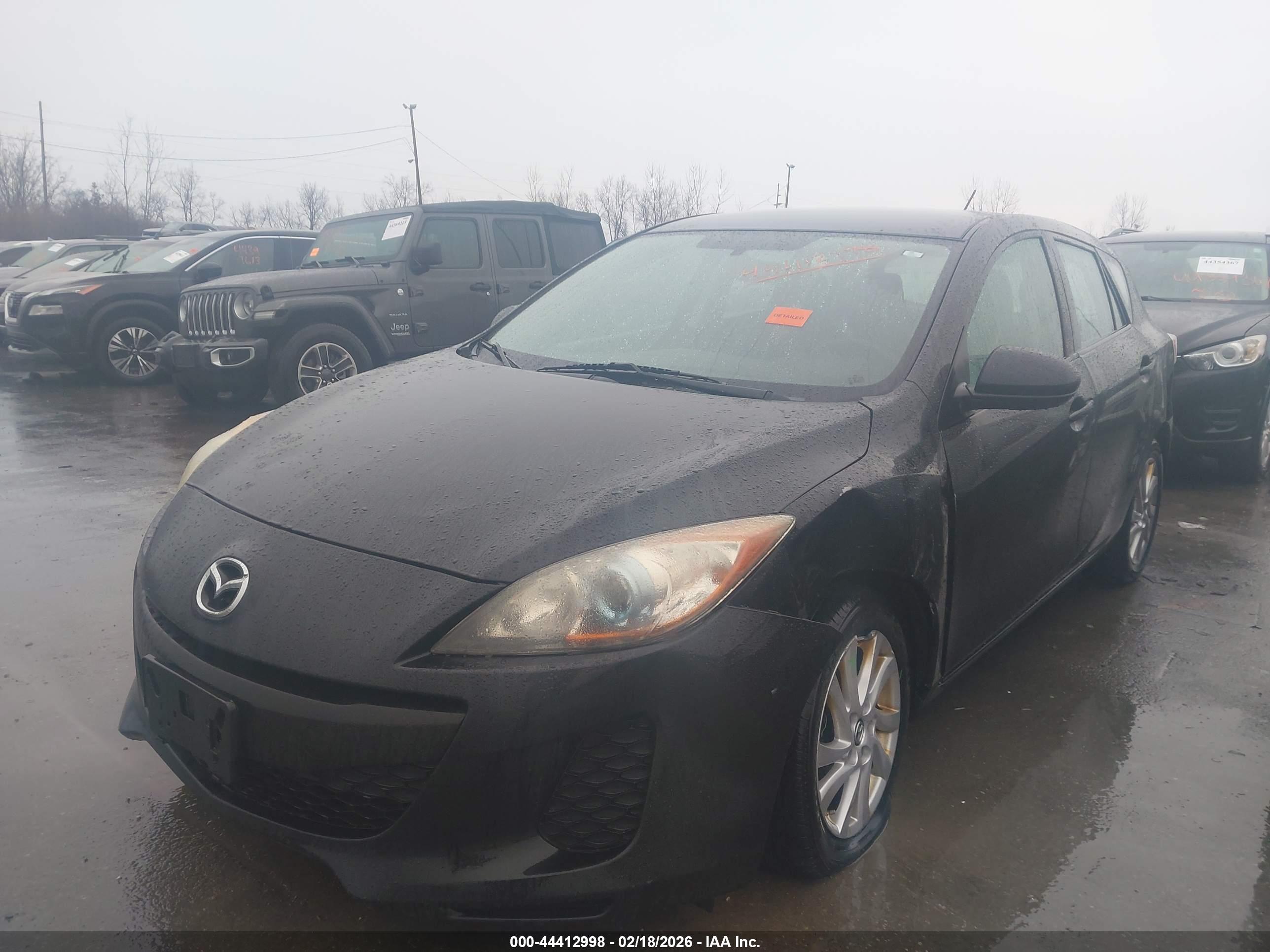MAZDA MAZDA3 image 2