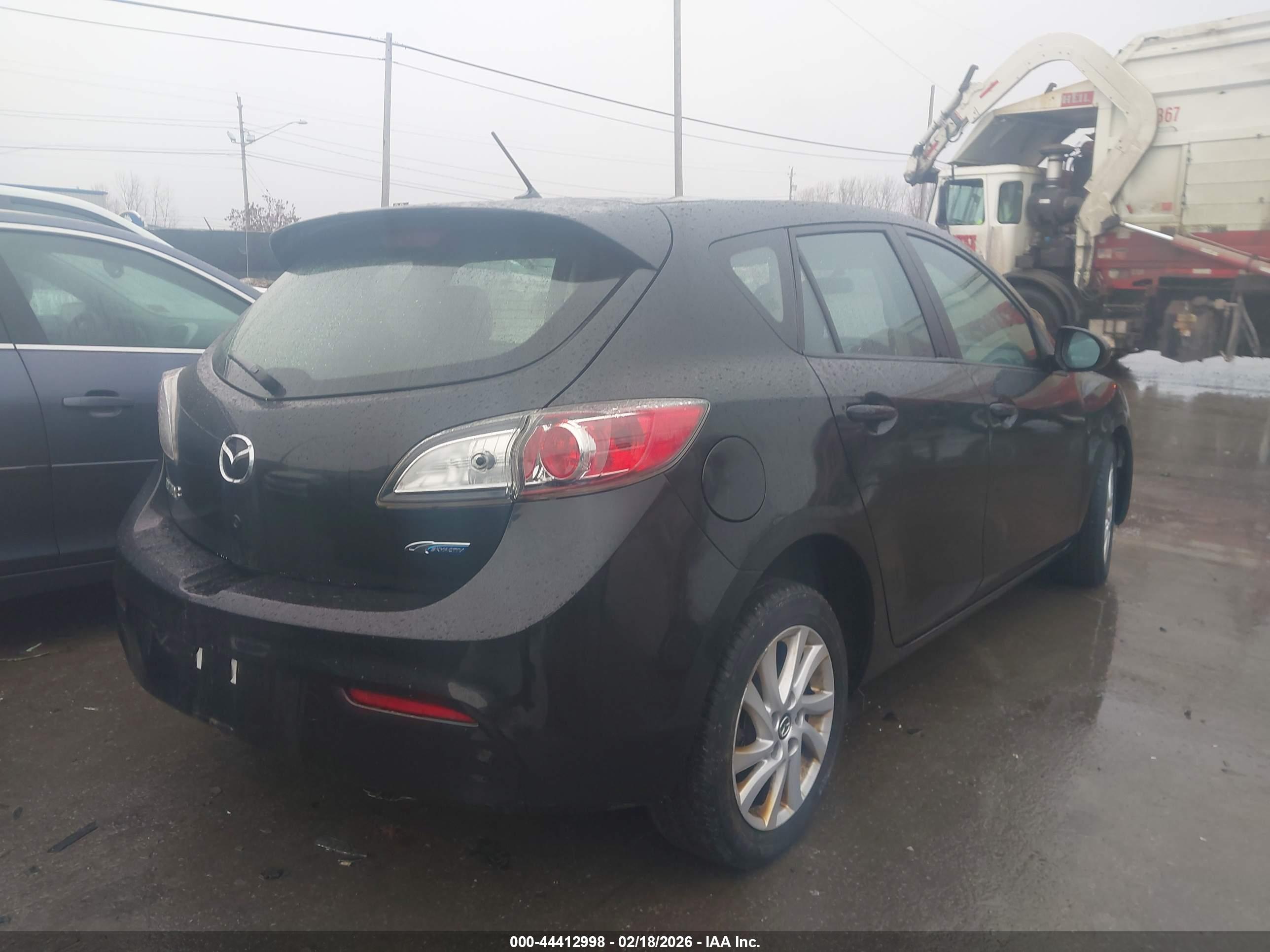 MAZDA MAZDA3 image 4