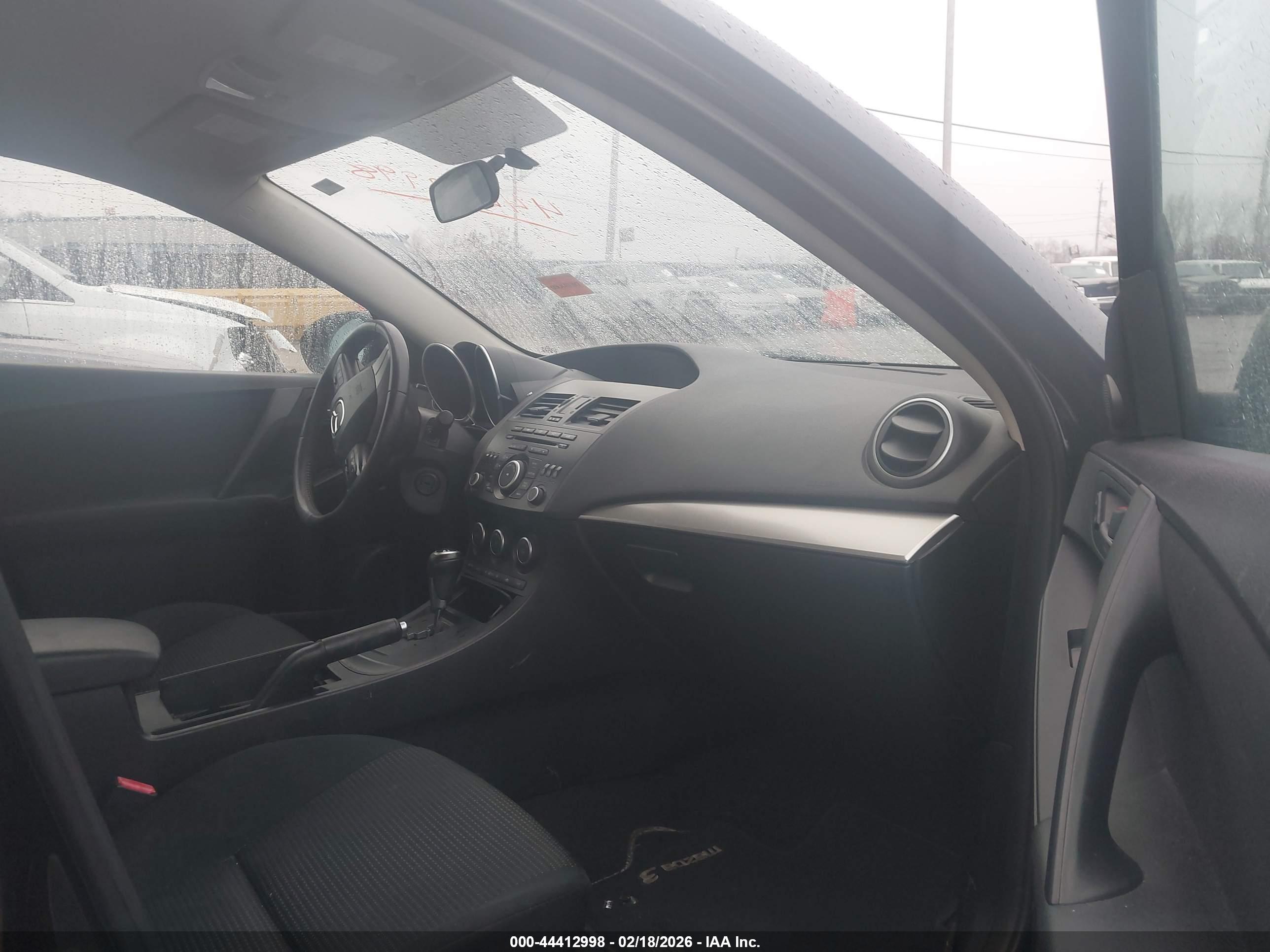 MAZDA MAZDA3 image 5