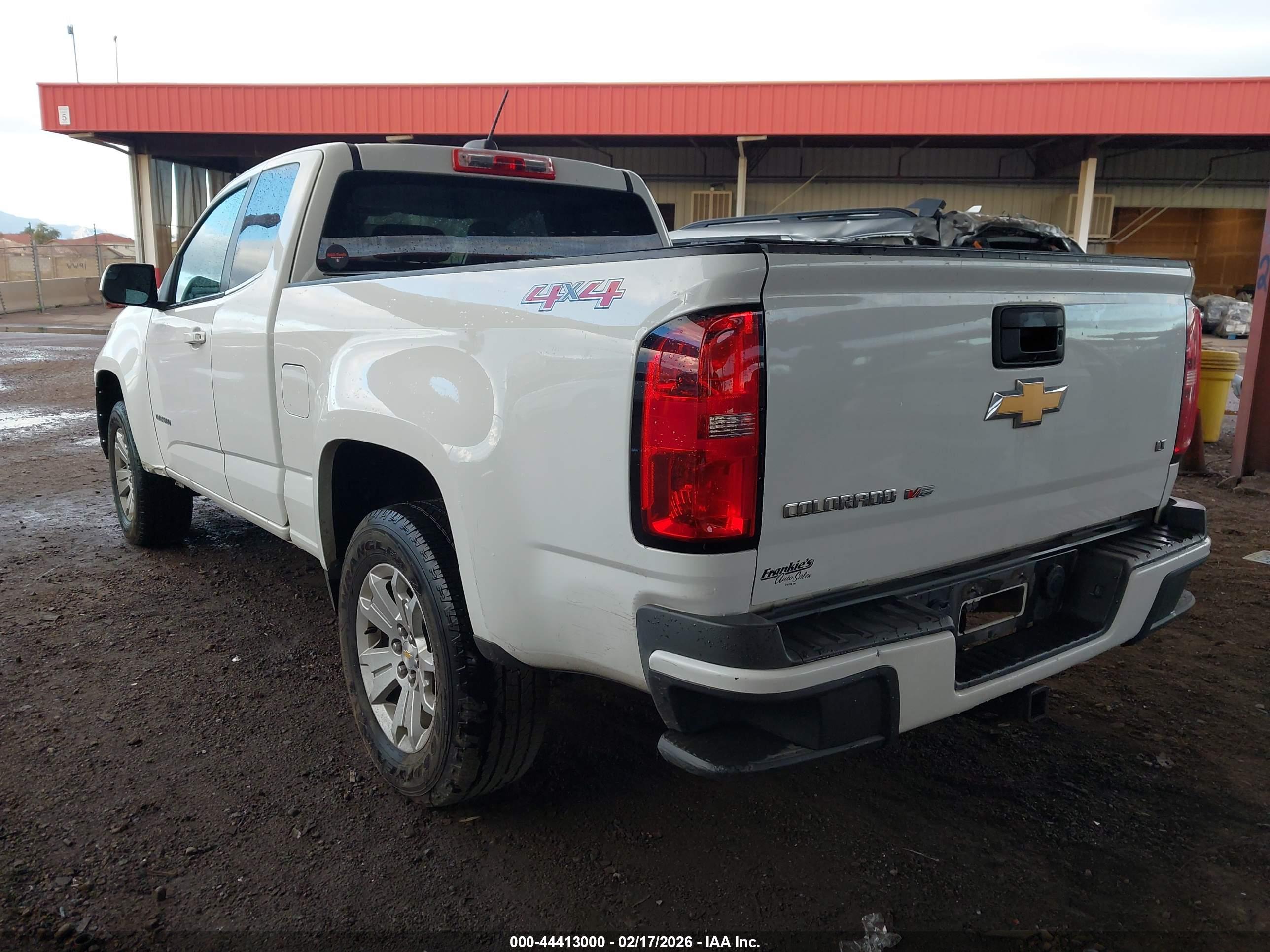 CHEVROLET COLORADO image 3