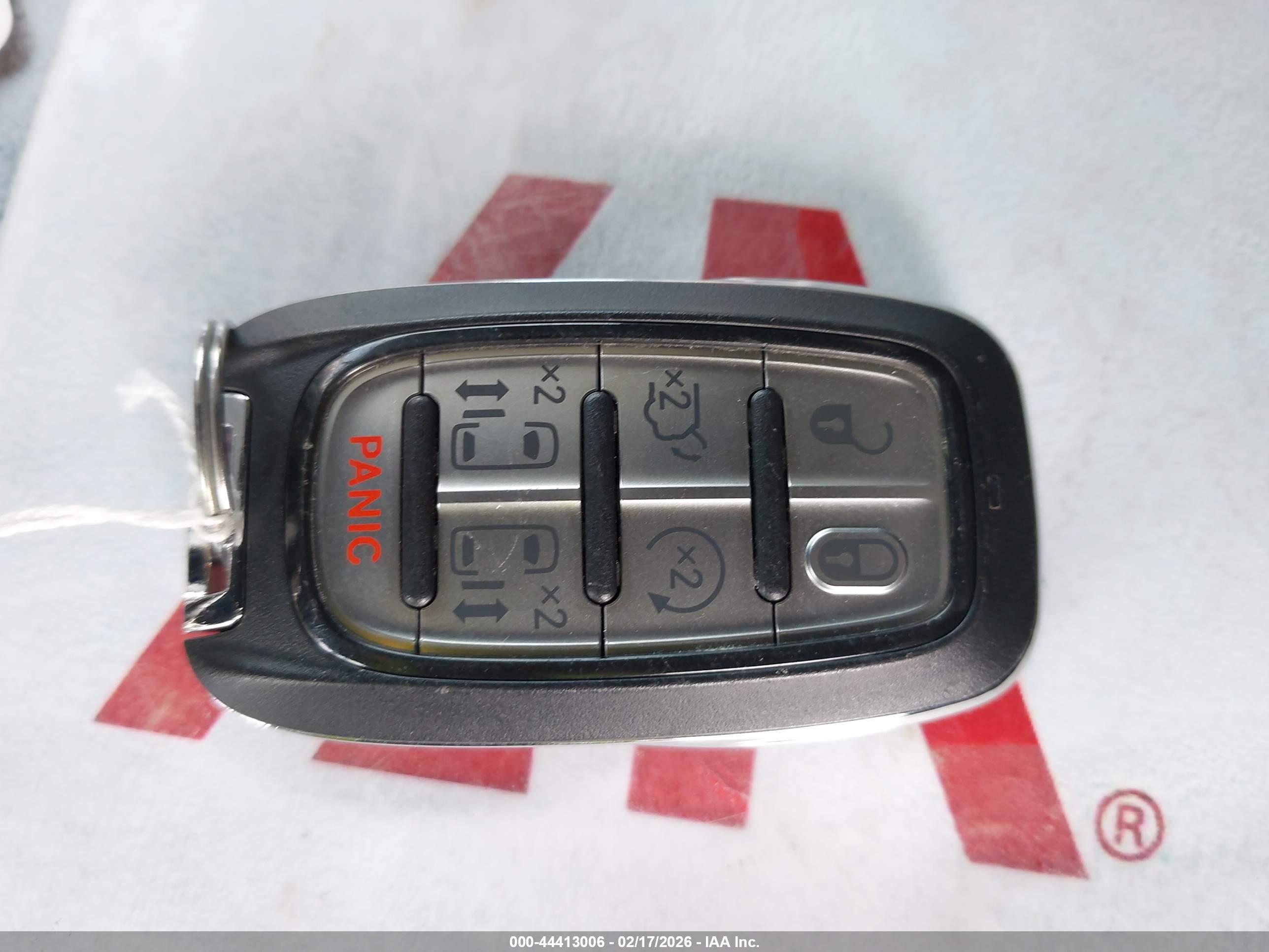 CHRYSLER PACIFICA image 11