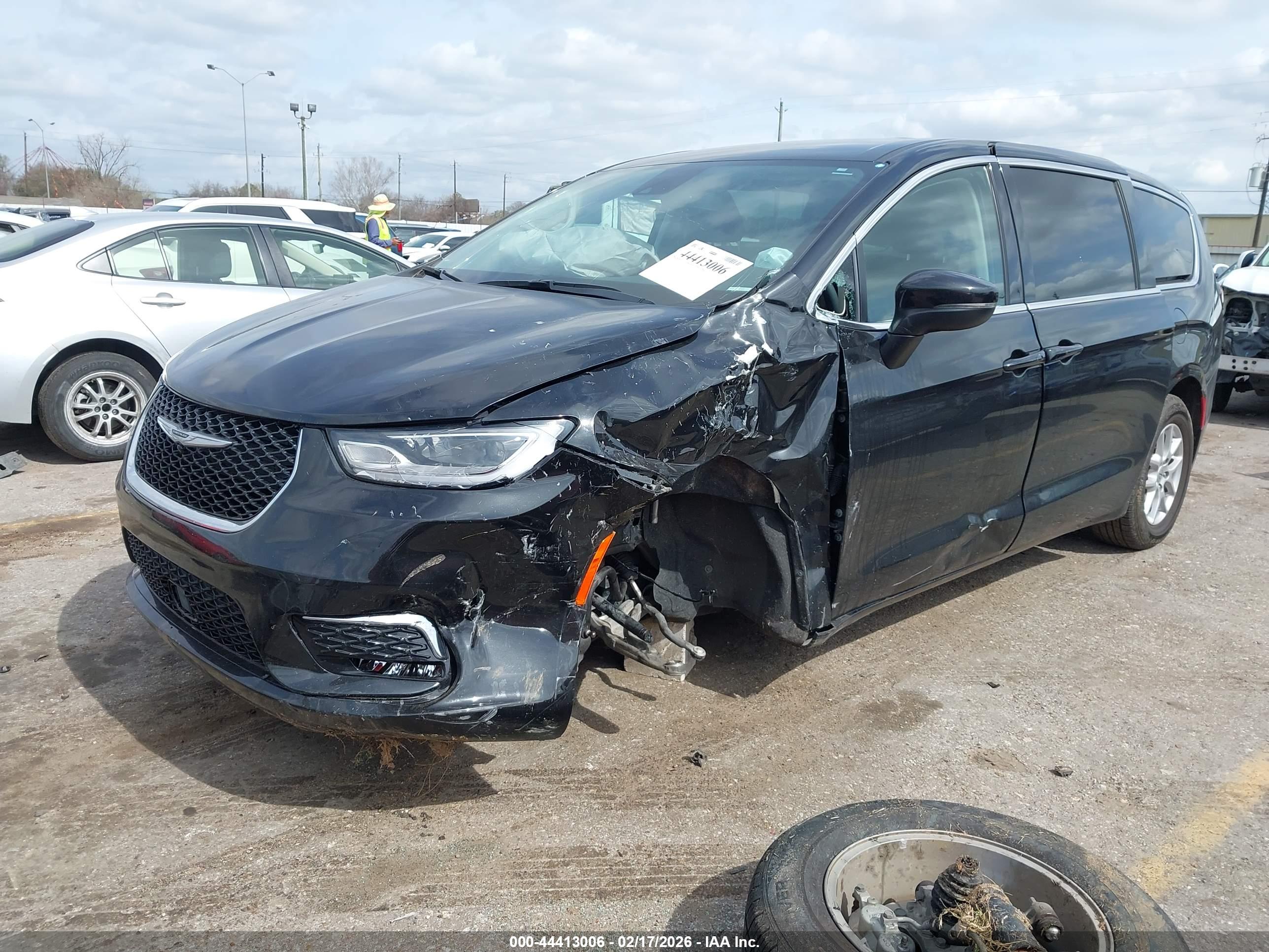 CHRYSLER PACIFICA image 2