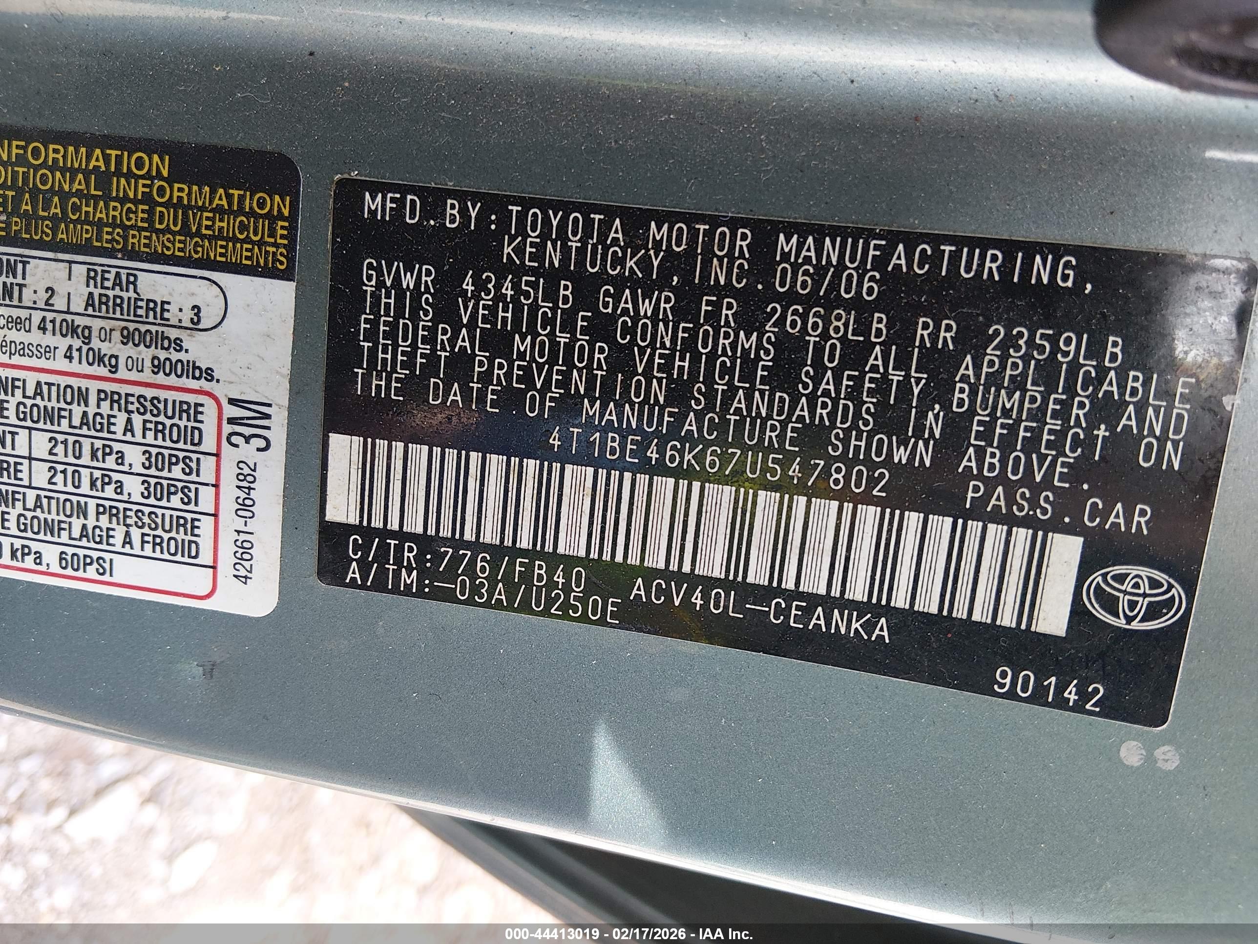 TOYOTA CAMRY image 9