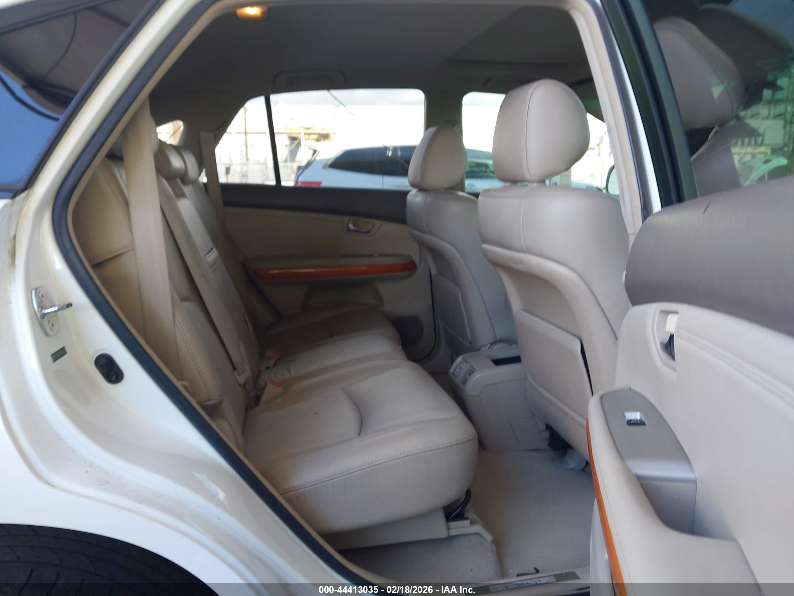 LEXUS RX image 8