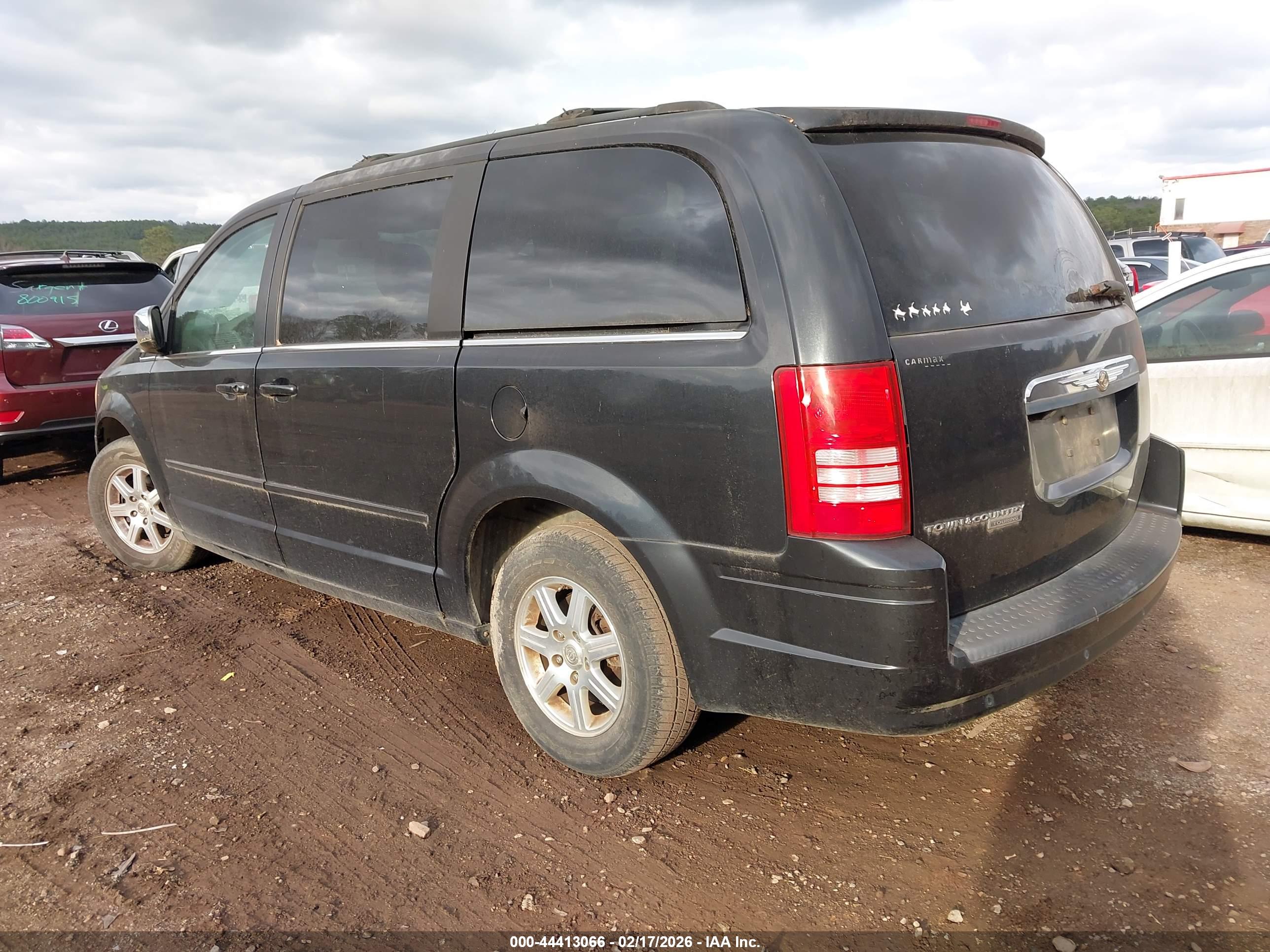 CHRYSLER TOWN image 3