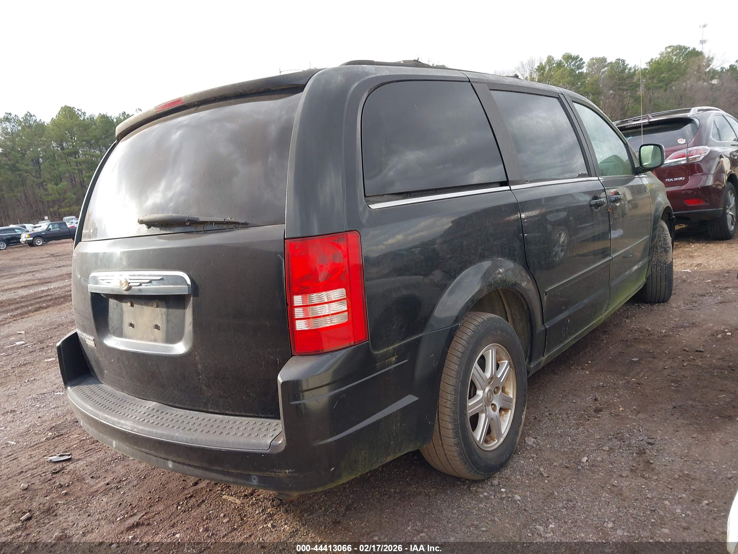 CHRYSLER TOWN image 4