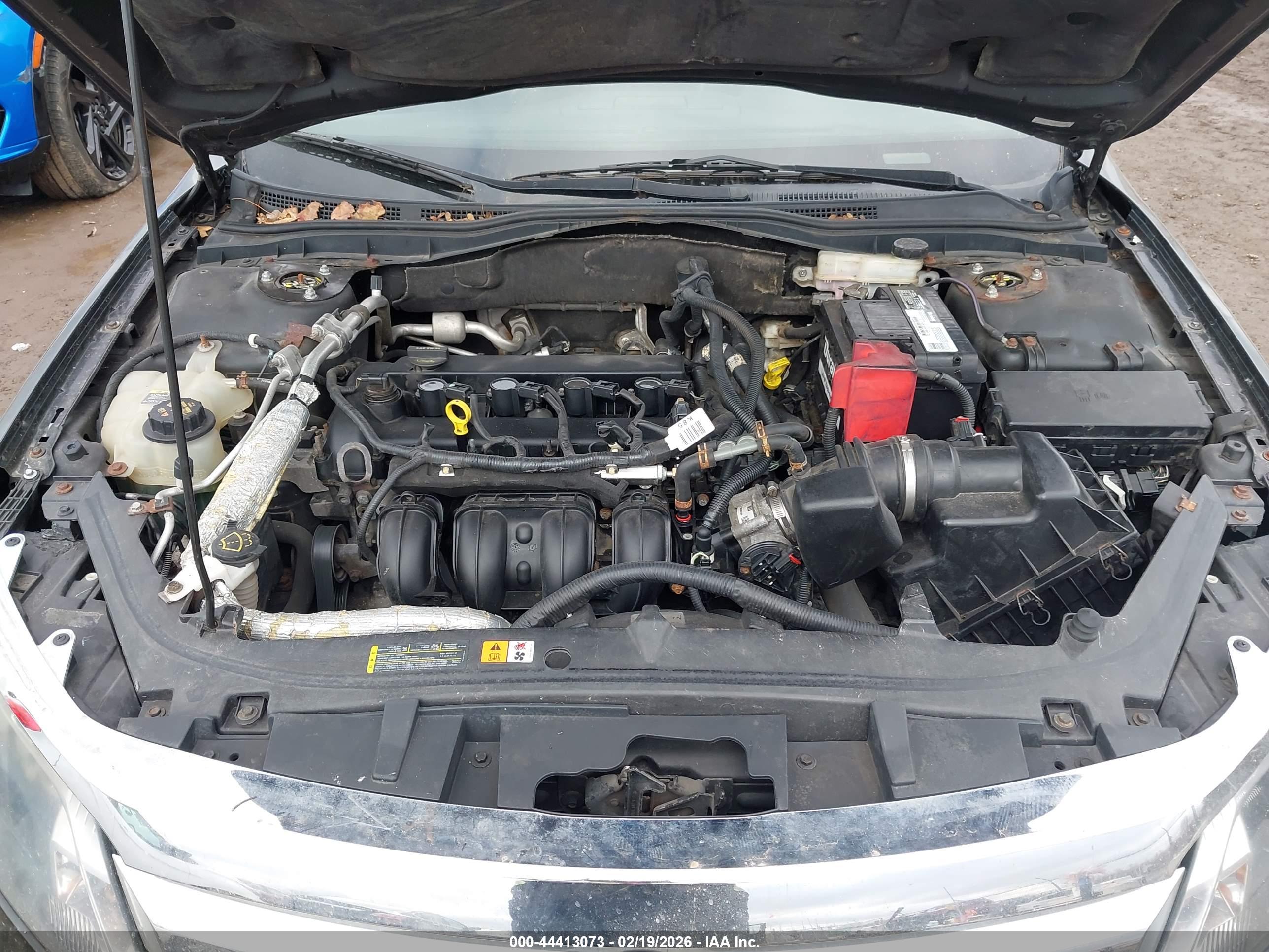 FORD FUSION image 10