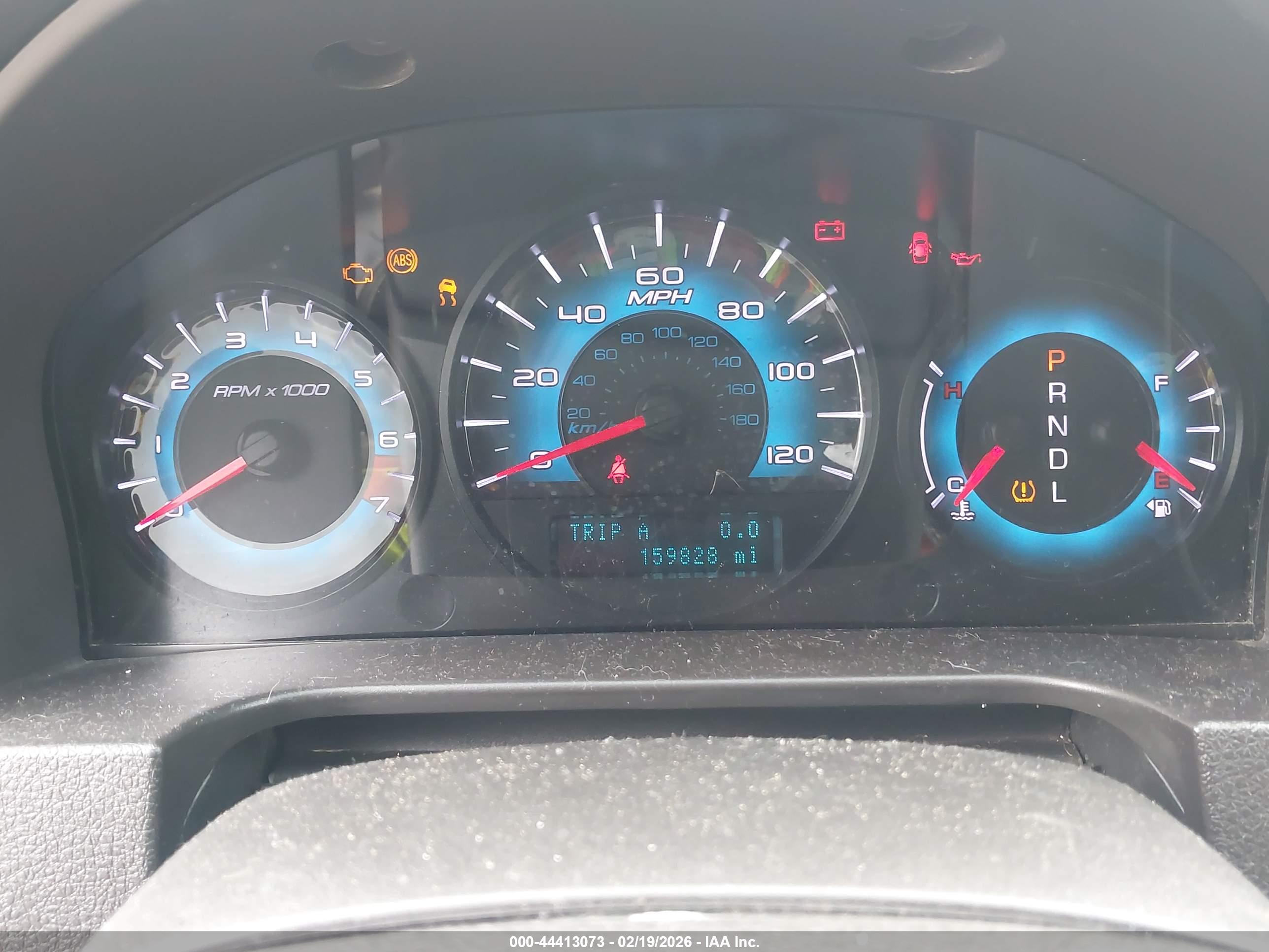 FORD FUSION image 7