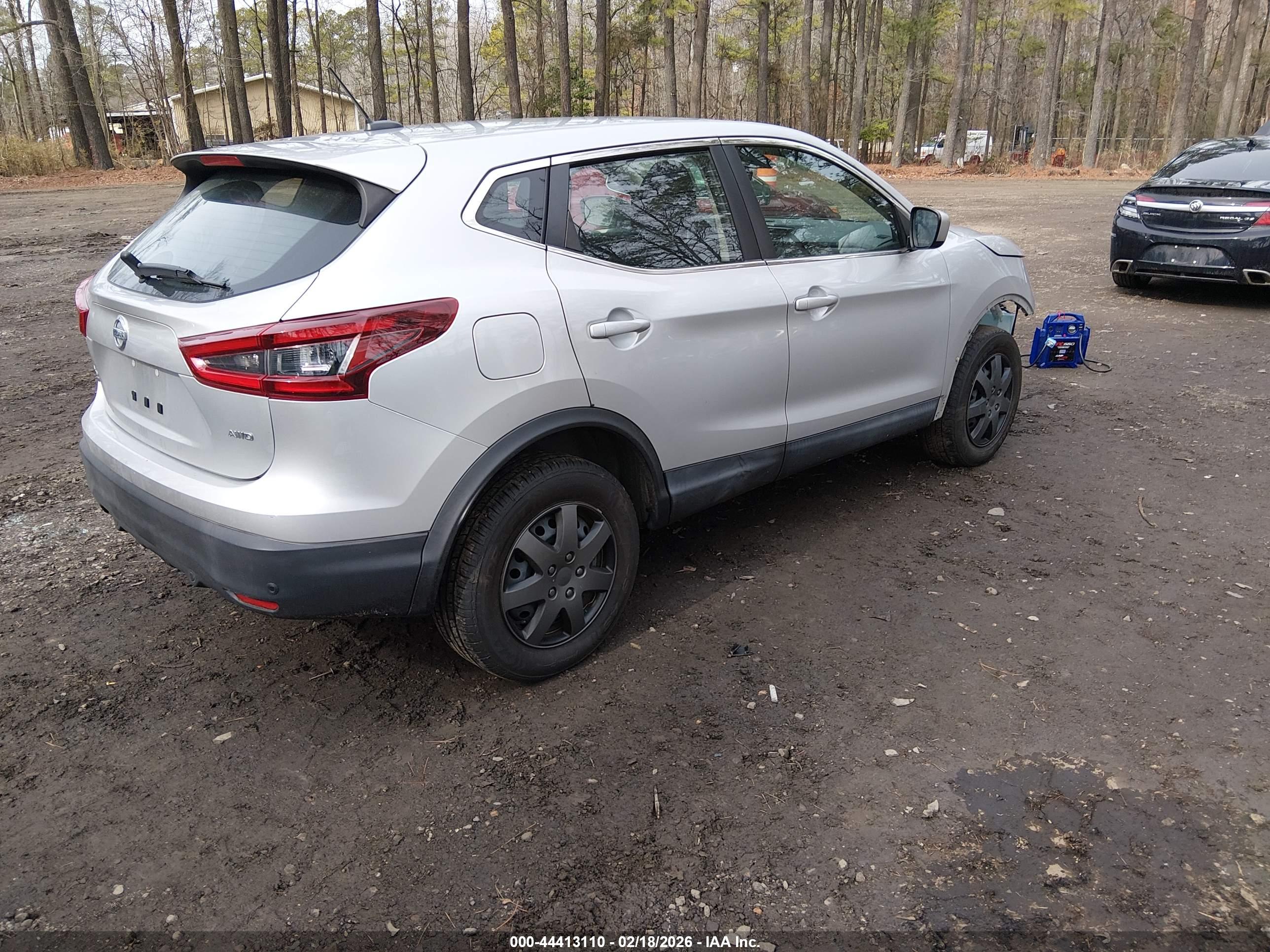 NISSAN ROGUE image 4