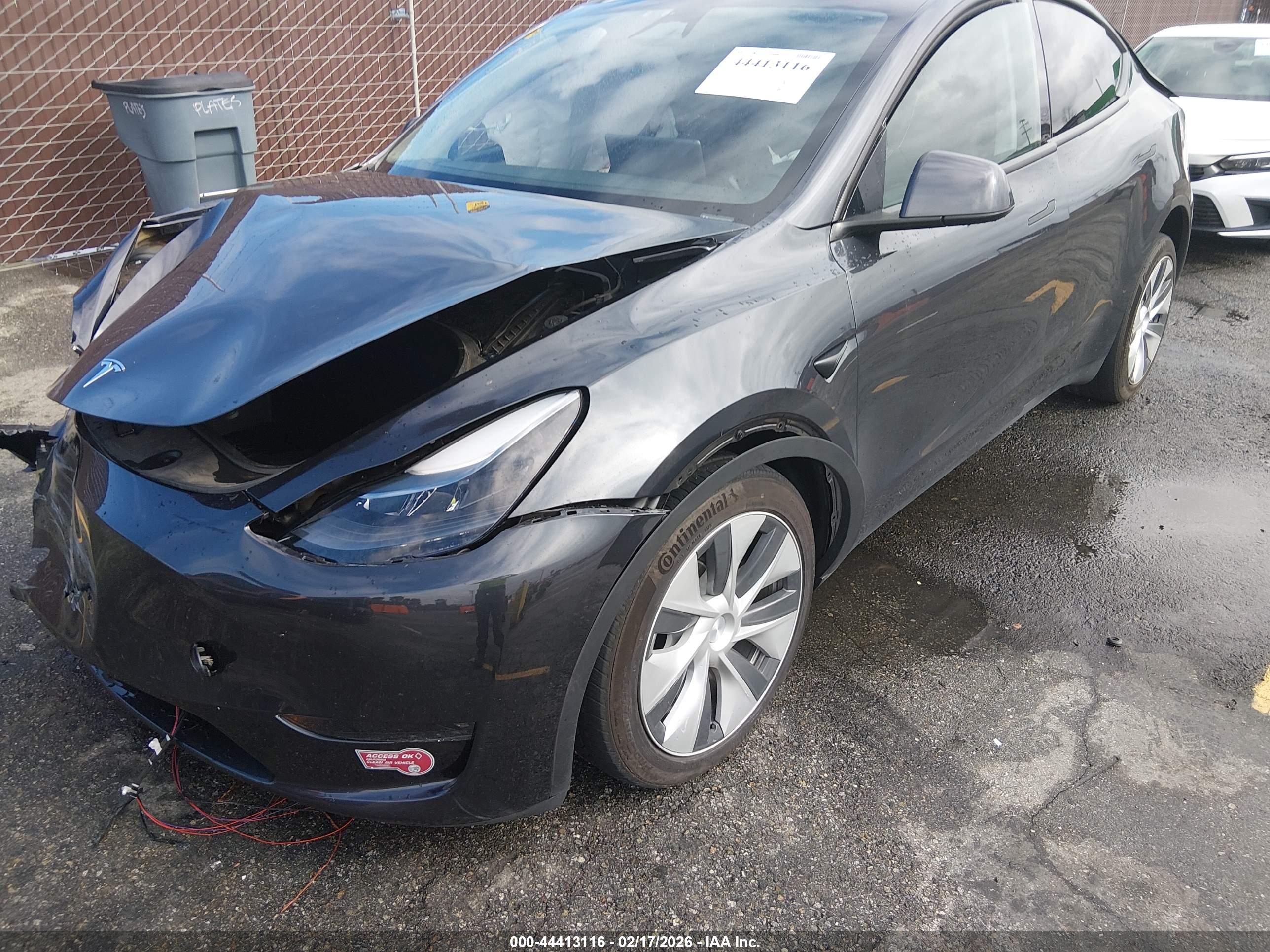 TESLA MODEL image 2