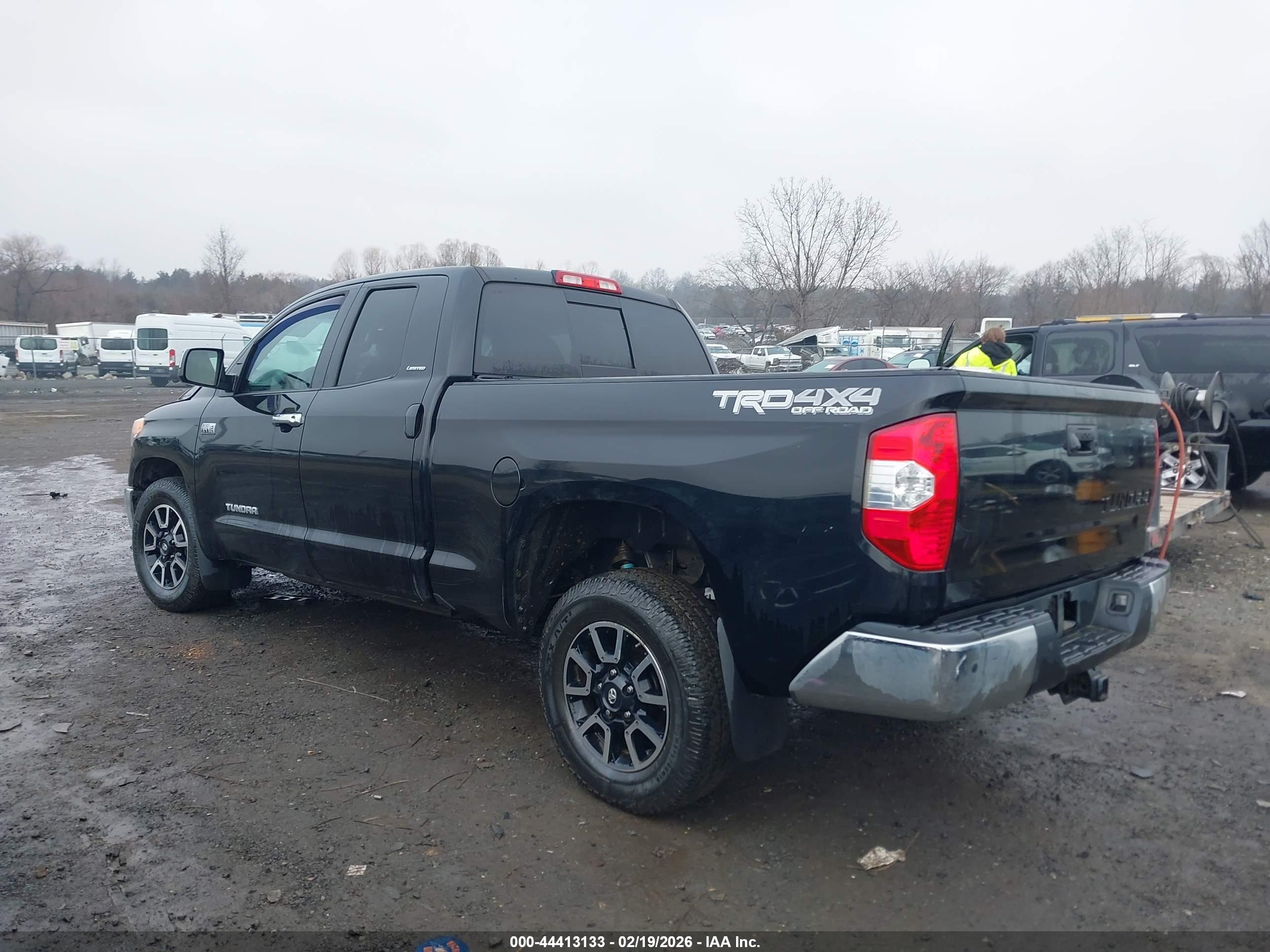 TOYOTA TUNDRA image 3
